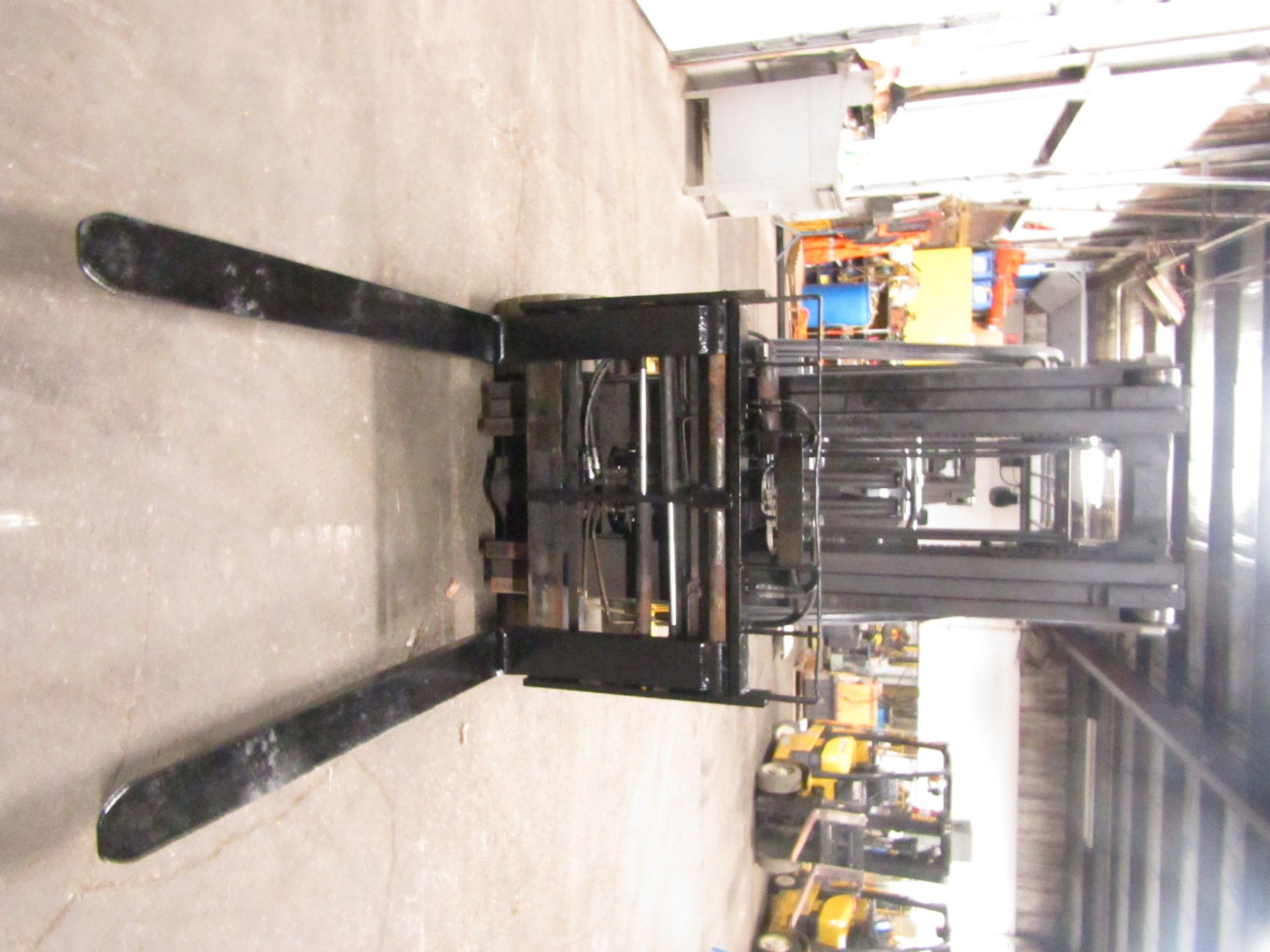 2014 Yale 12000lbs Capacity Forklift with 3-stage mast - LPG (propane) with sideshift & fork - Image 2 of 2