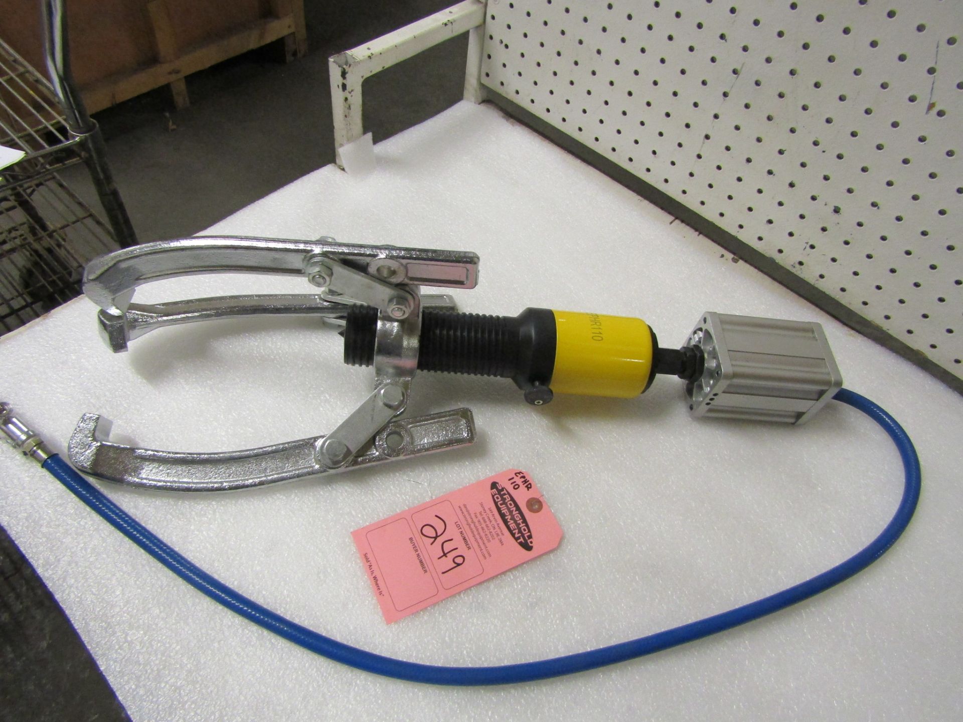 model EPHR110 Pneumatic / Air over Hydraulic Bearing Puller with 10 ton capacity MINT