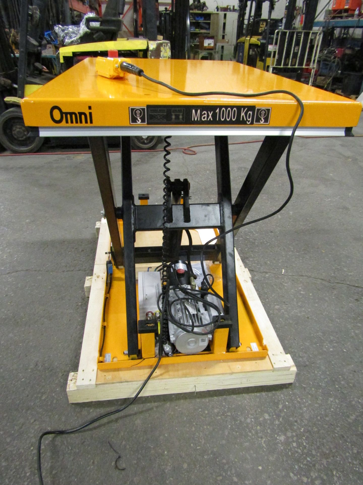 Omni Hydraulic Lift Table 32" x 52" x 40" lift - 2000lbs capacity - MINT - 115V