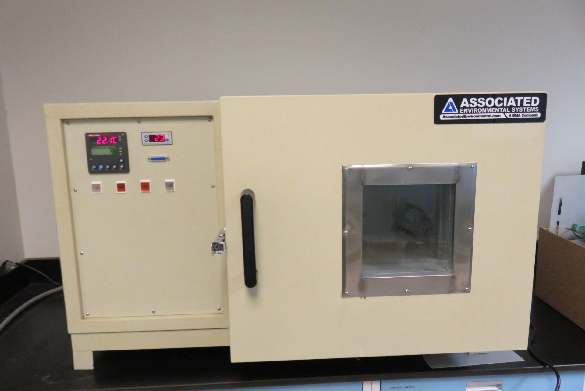 Associated Enviromental Systems Model SD-302 Thermal Environmental Test Chamber - Image 2 of 4