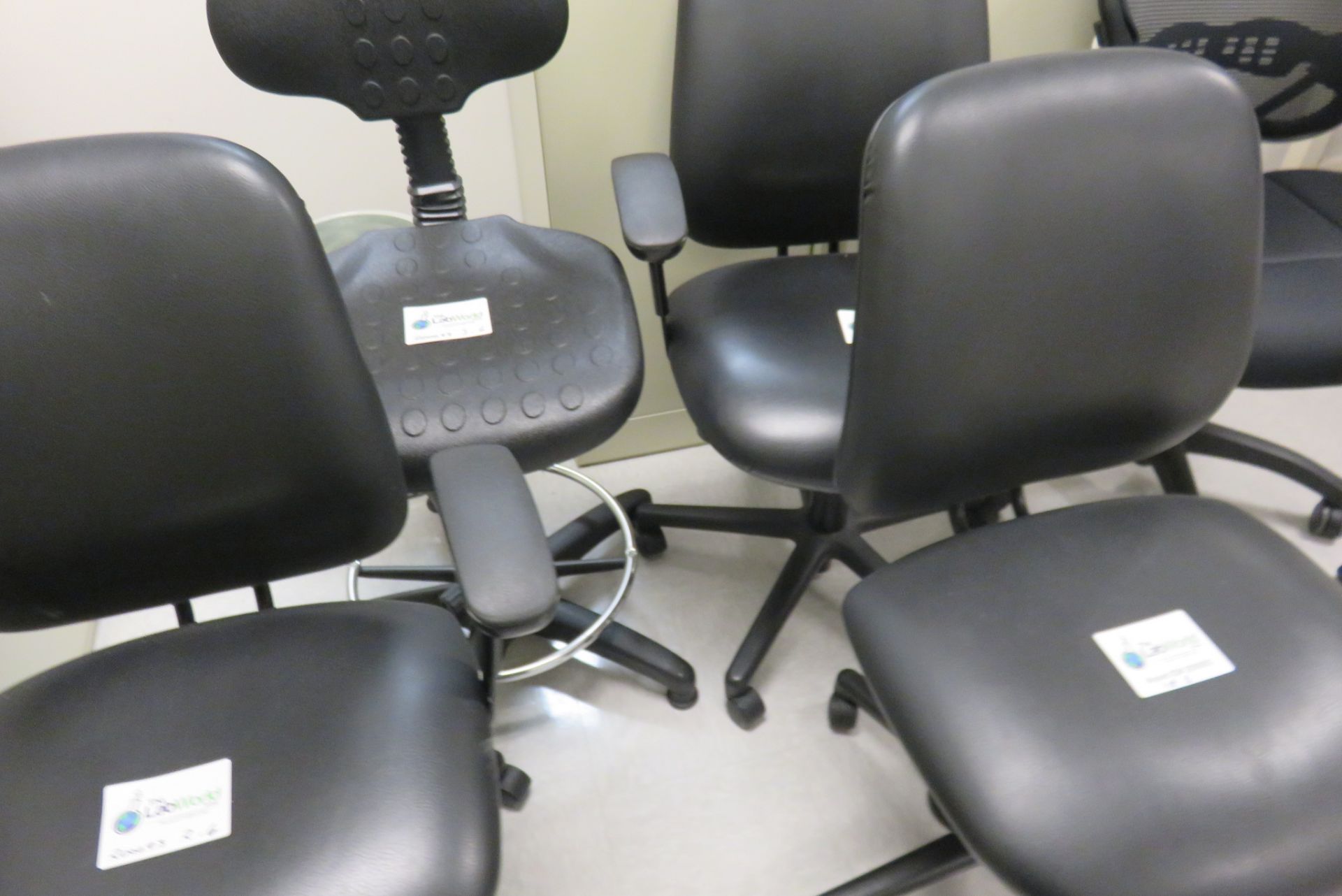 Lab Chairs Lot of (6) Lab and desk chairs - Image 3 of 3