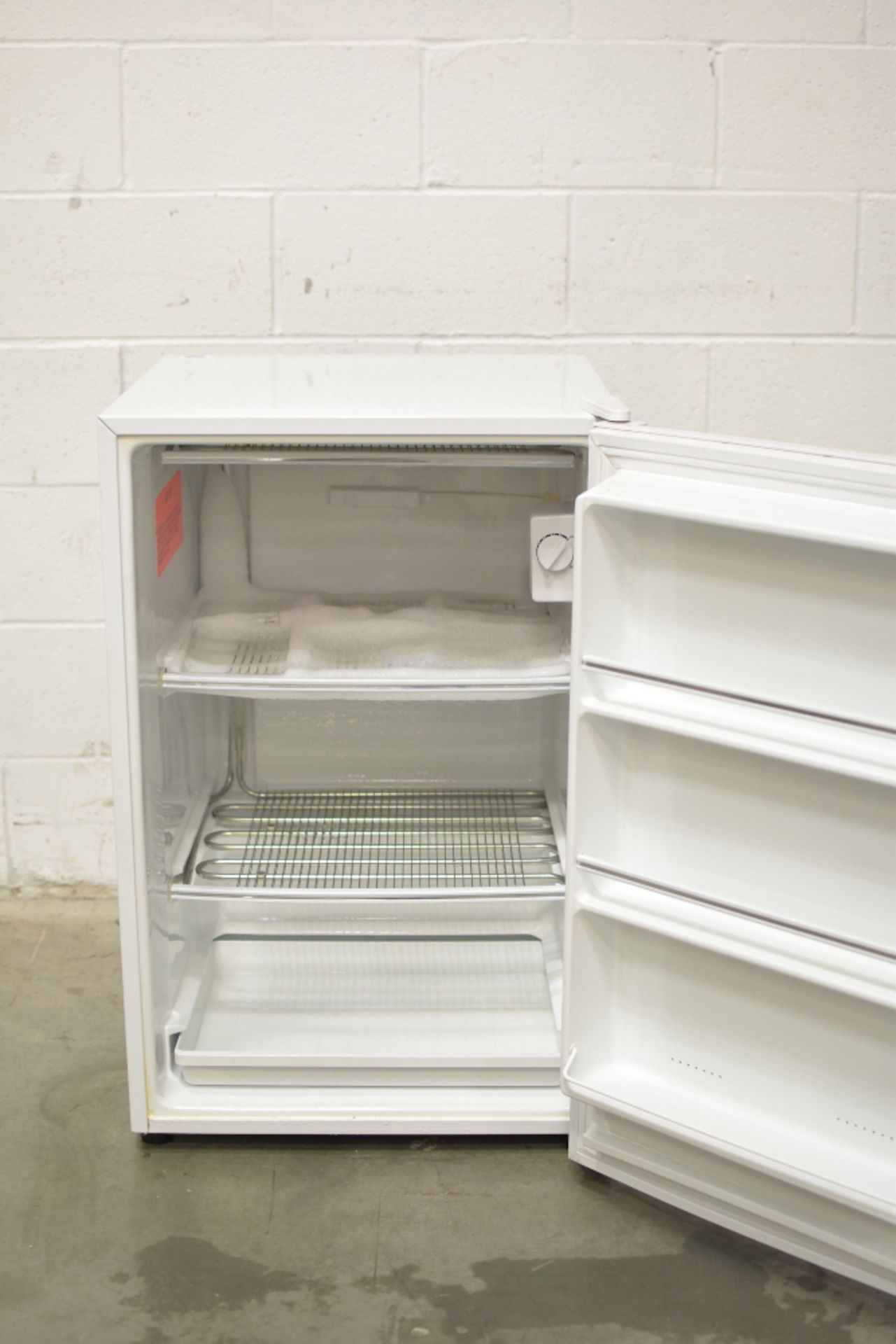 Fisher Scientific Undercounter Laboratory Freezer - Image 2 of 2