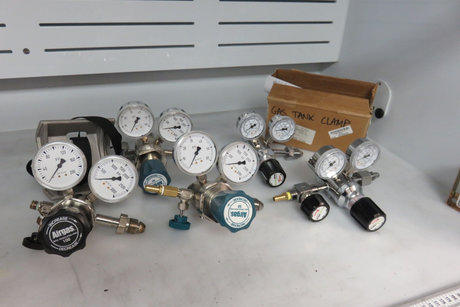 (5) Airgas and Purity Plus Gas Regulators Lot of 5 various air gauges