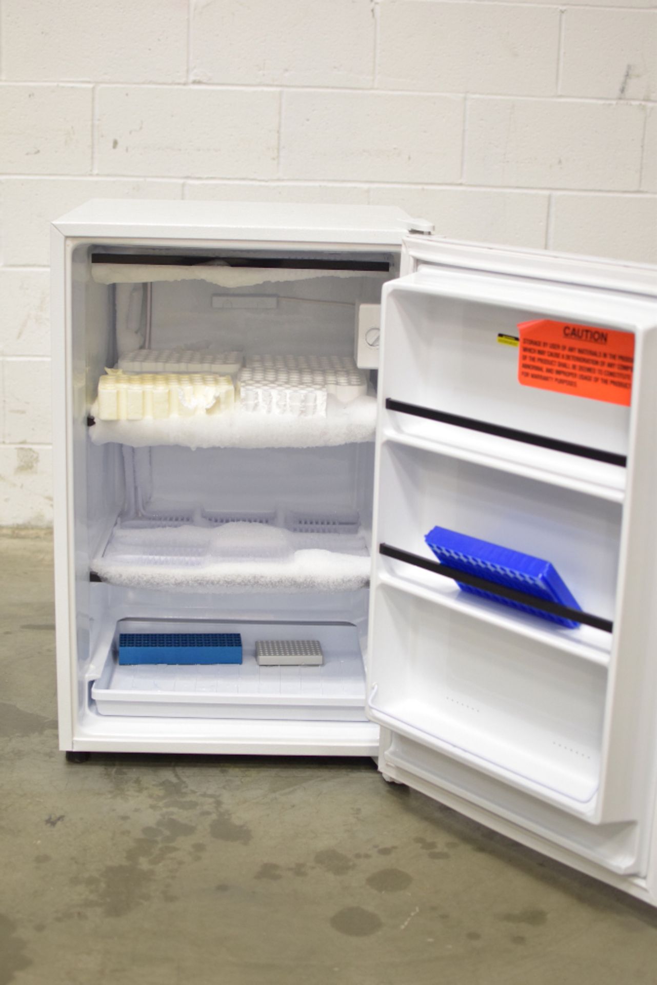 Fisher Scientific Undercounter Laboratory Freezer - Image 3 of 3