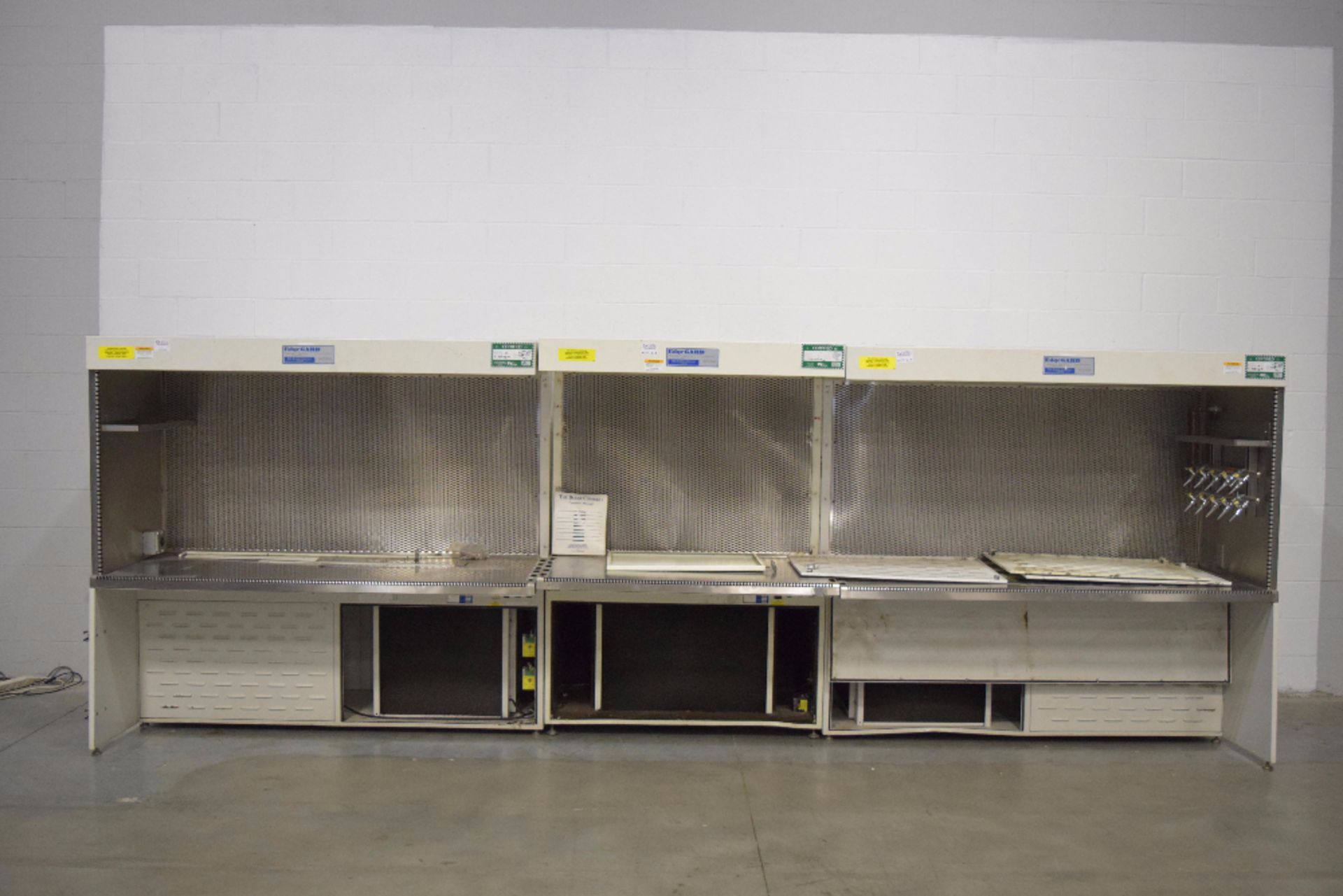 Baker EdgeGARD EG-6320 and EG-4320 Horizontal Laminar Flow Clean Benches