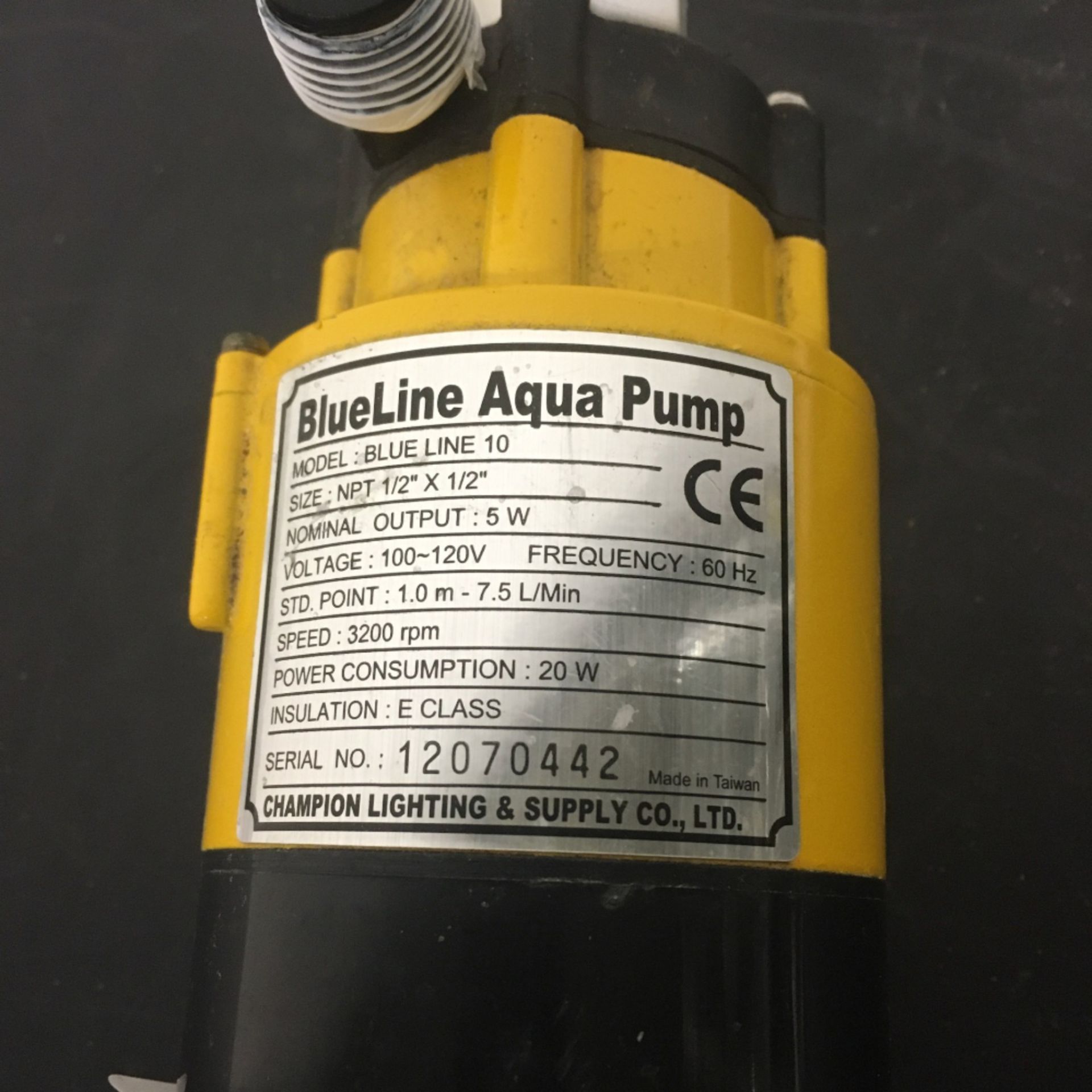 Champion Lighting BlueLine 10 HD External Water Pump - Image 2 of 2