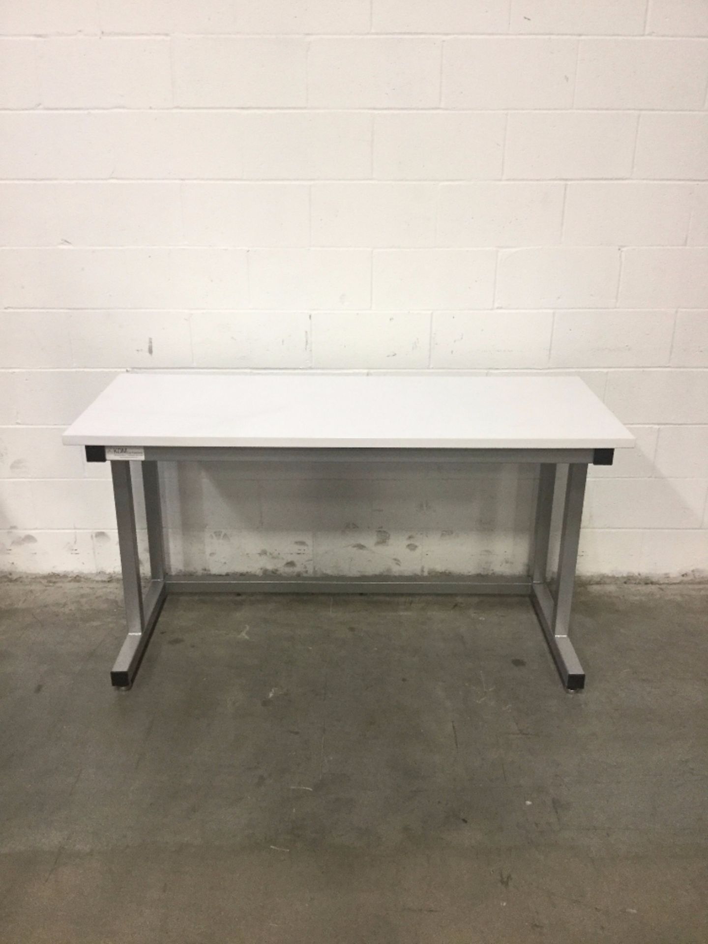 KDM Labs 5' Stationary Lab Table