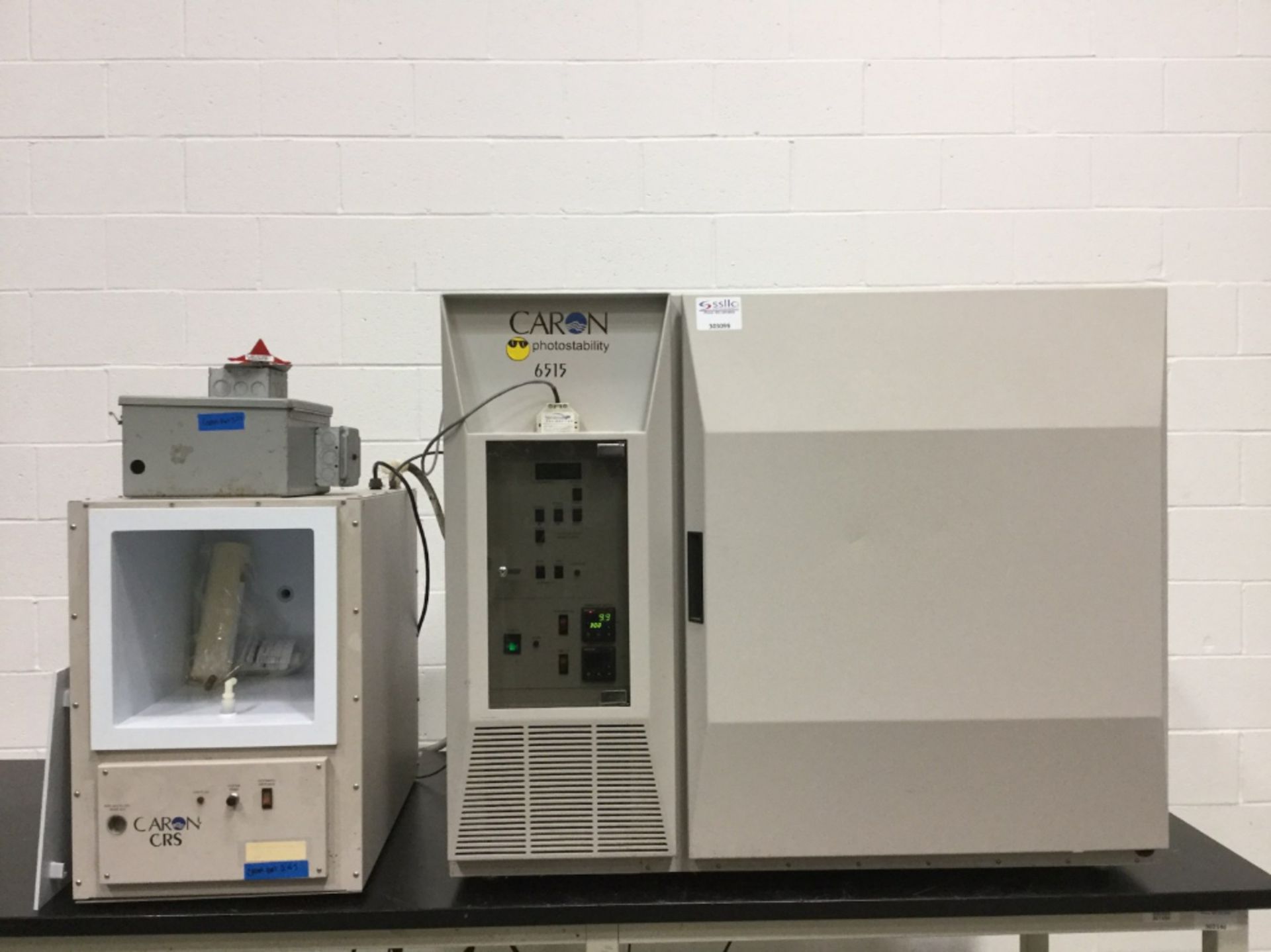 Caron 6515 Photostability Chamber and CRS-101 Condensate Recirculator