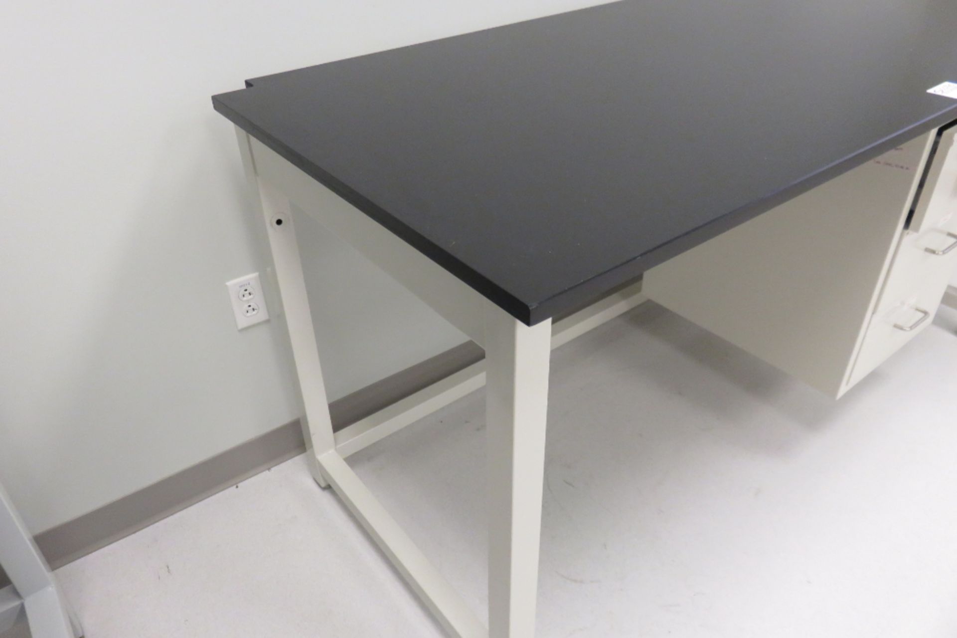 Steel Sentry Lab Table - Image 3 of 4