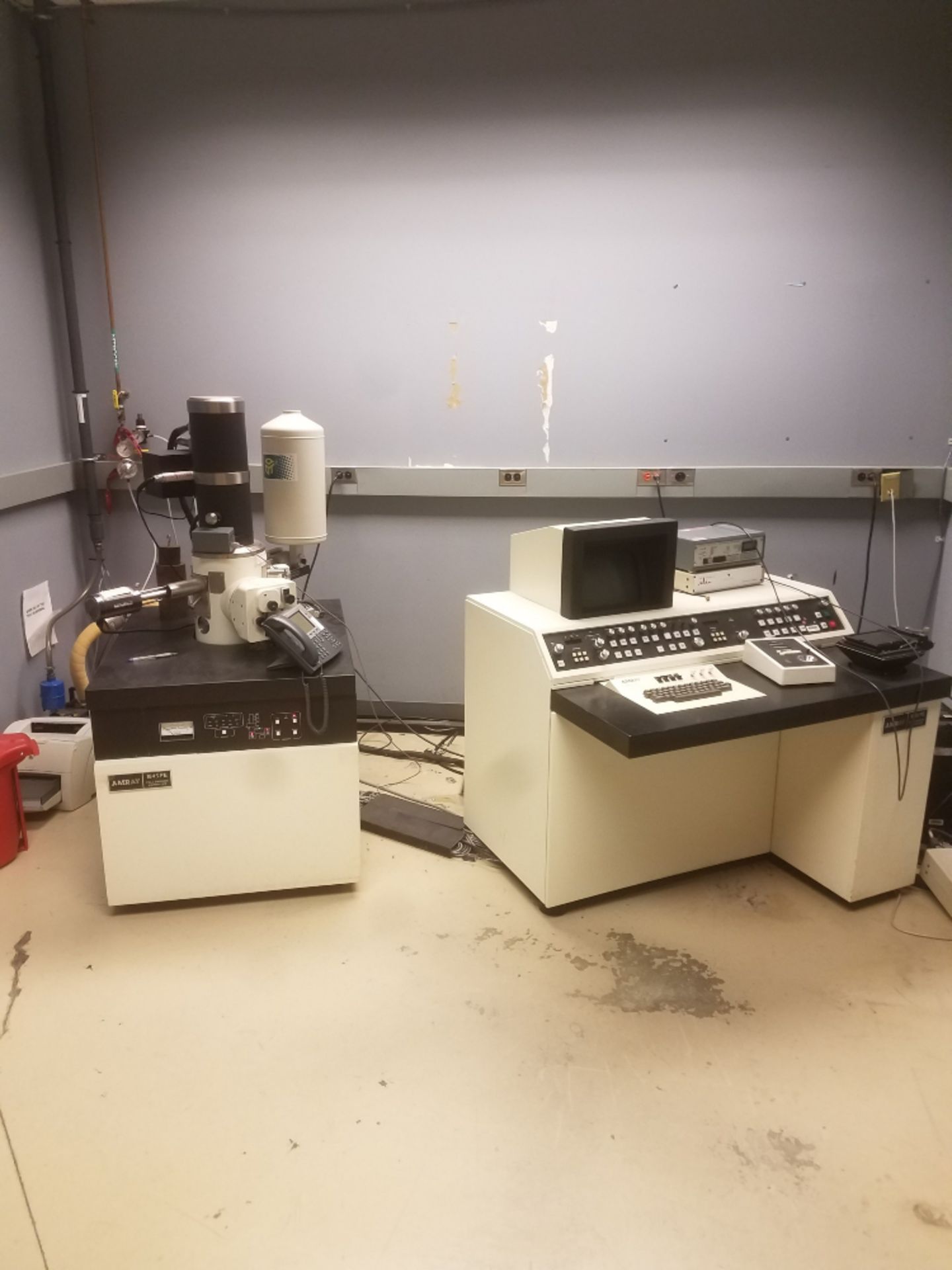 Amray 1845 FE Scanning Electron Microscope