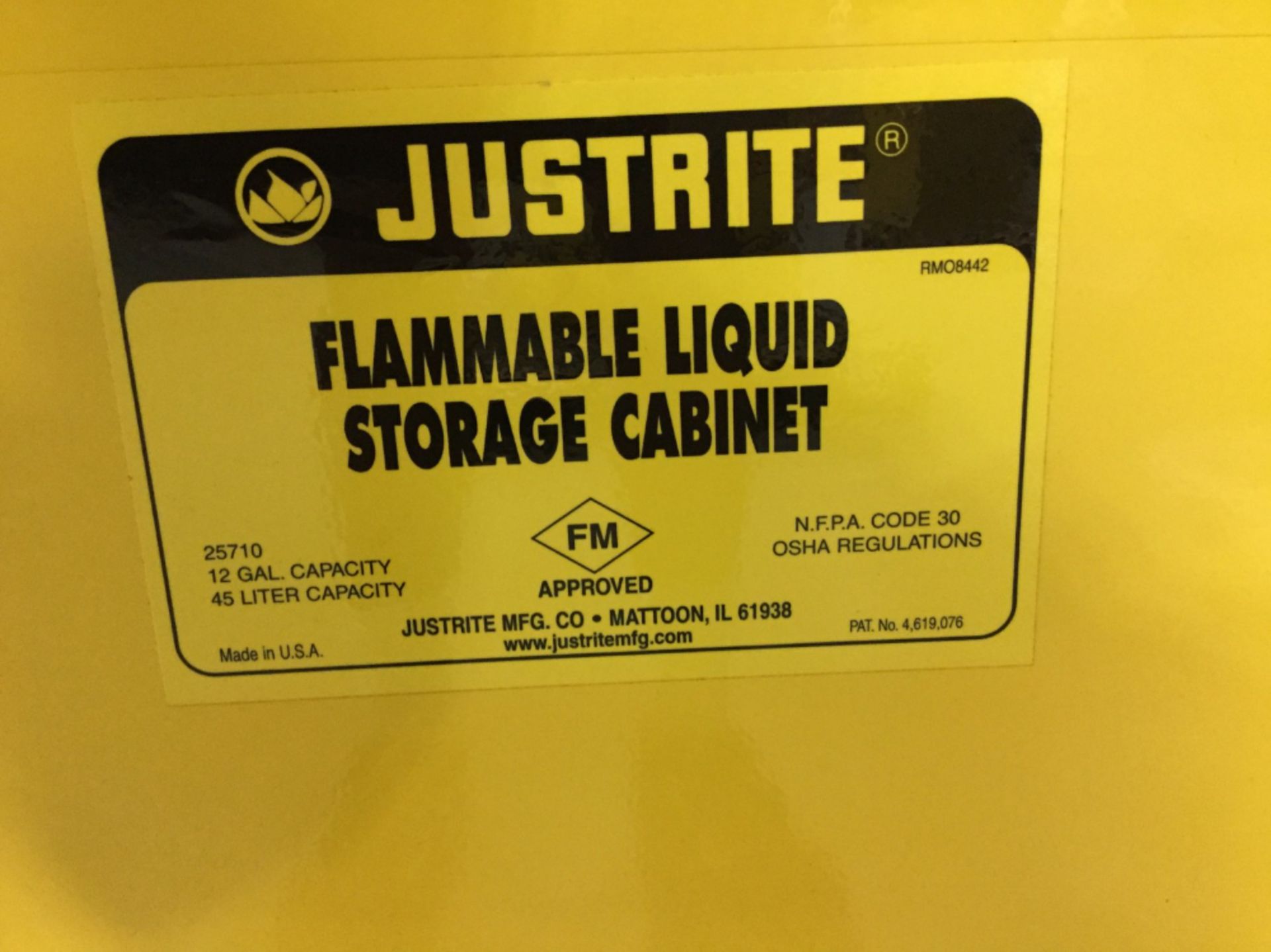 Justrite 12 Gallon Flammable Liquid Storage Cabinet - Image 2 of 3