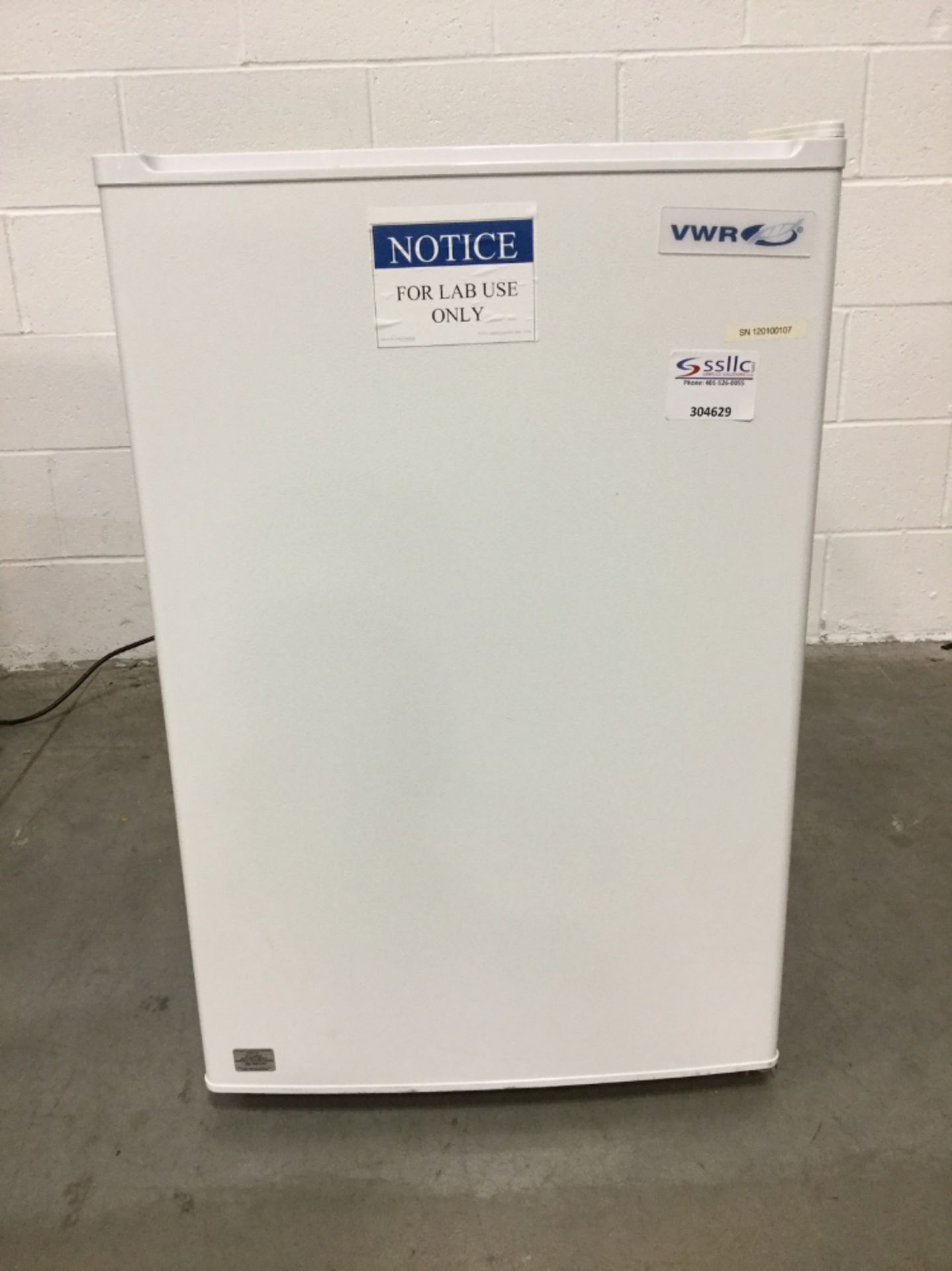 VWR SR-L4110W Undercounter Refrigerator