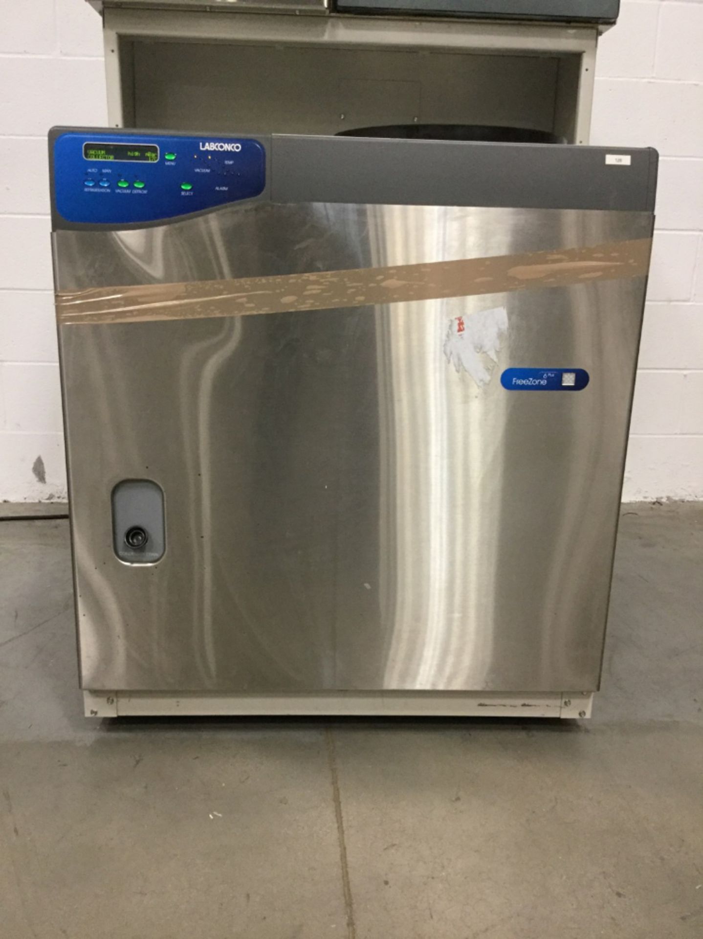 Labconco FreeZone 6 Liter Console Freeze Dry System with Stoppering Tray Dryer - Image 5 of 5