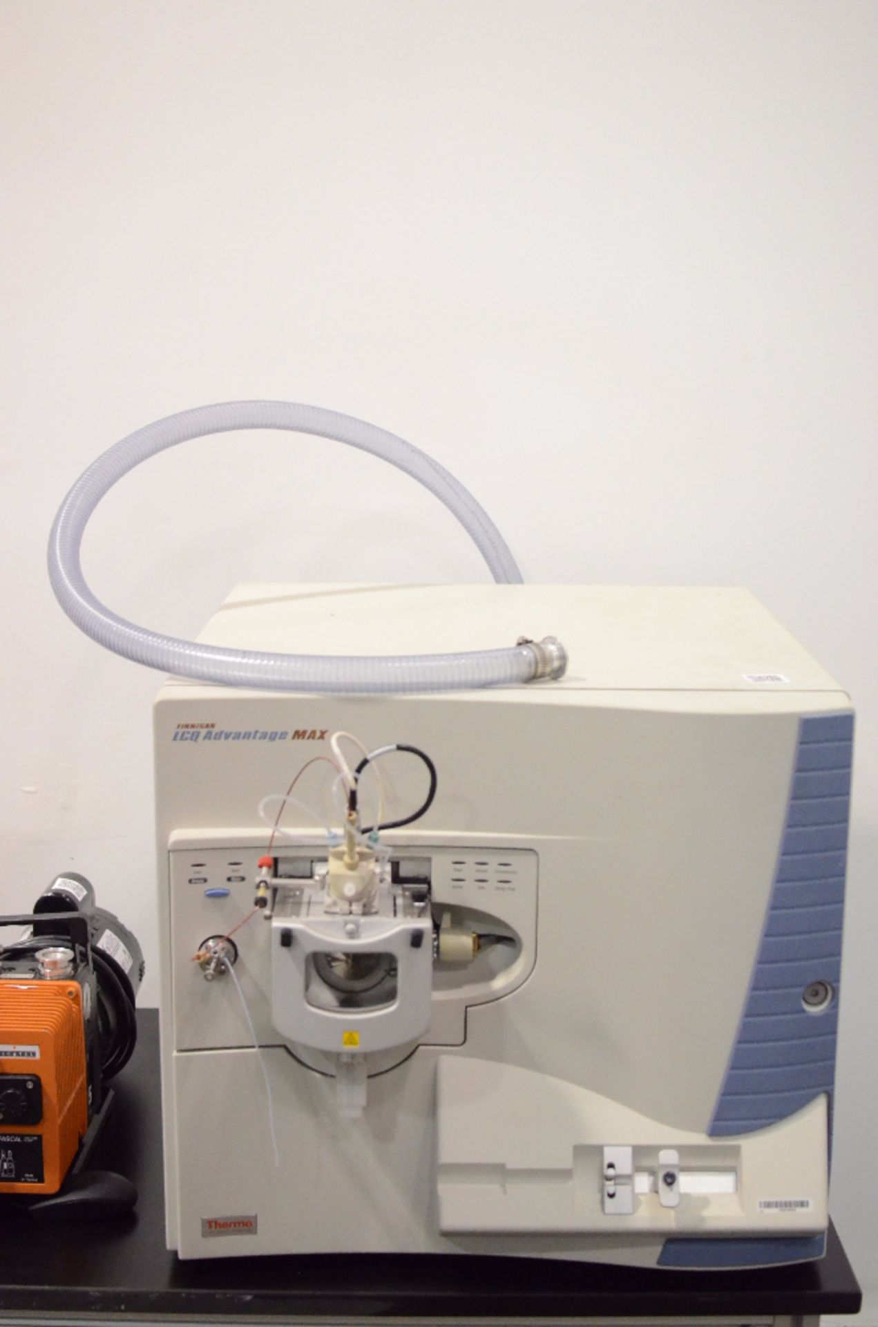 Thermo Finnigan LCQ Advantage MAX Mass Spectrometer - Image 2 of 18