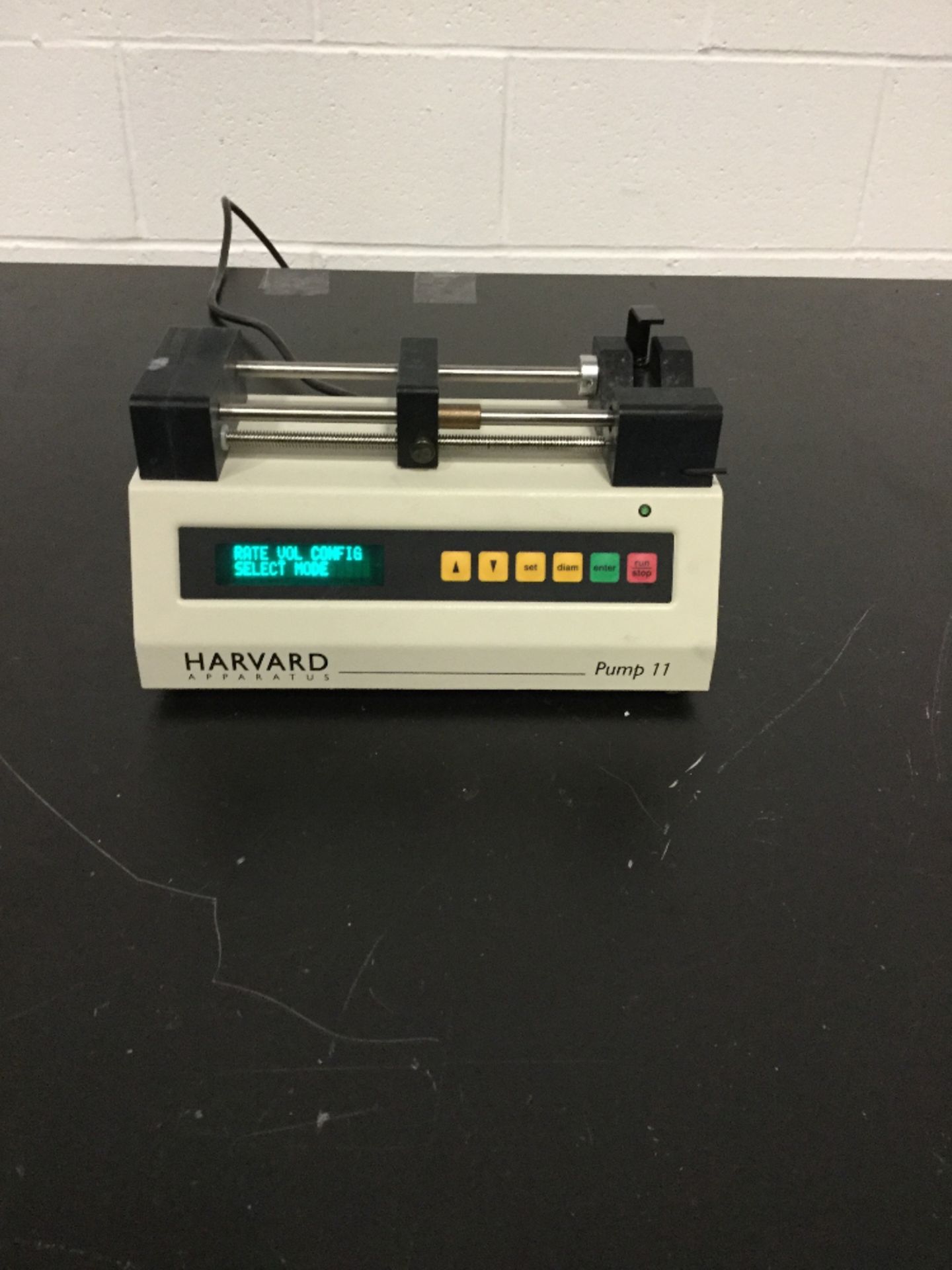 Harvard Apparatus Model 11 Syringe Pump