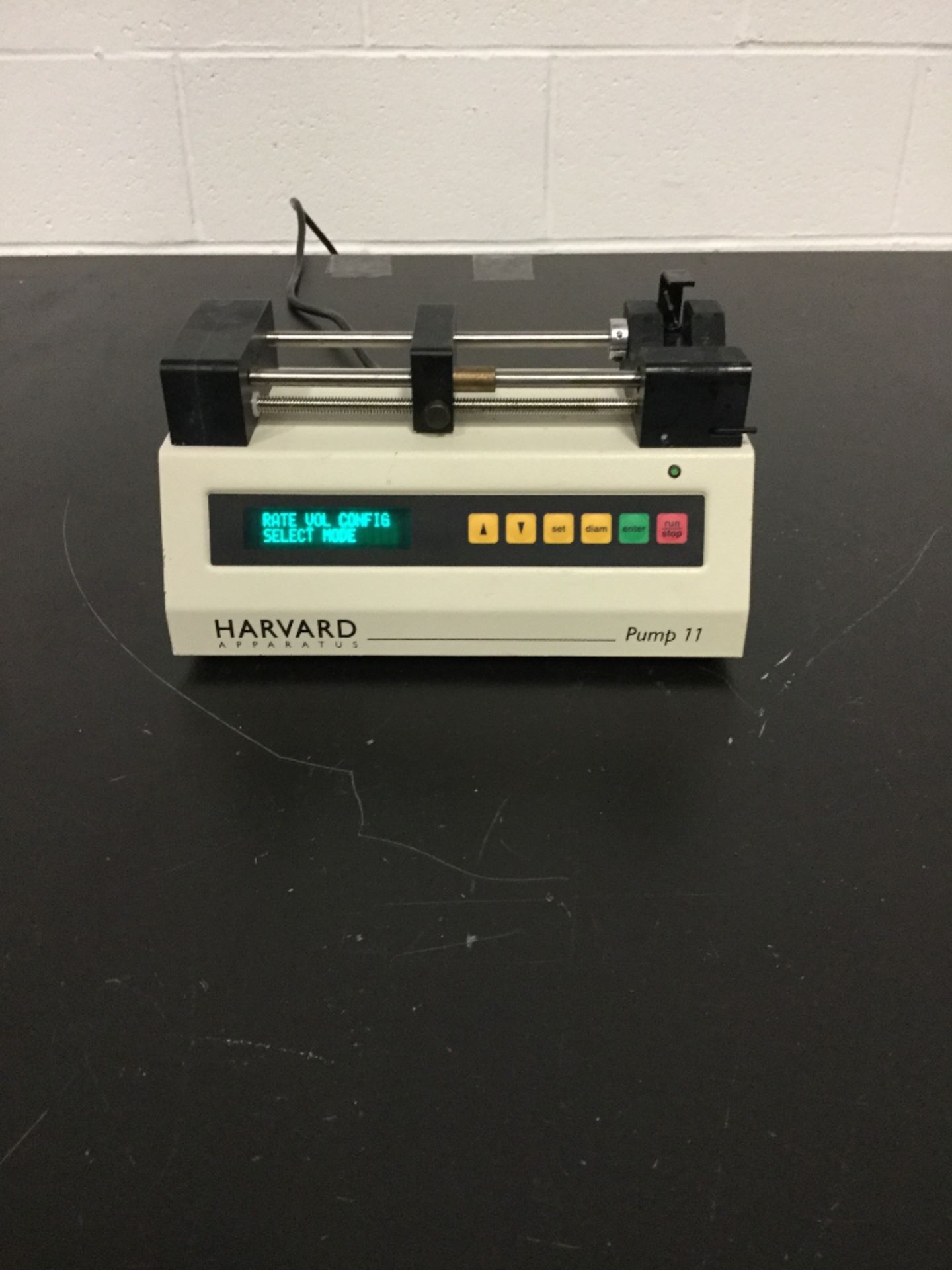 Harvard Apparatus Model 11 Syringe Pump