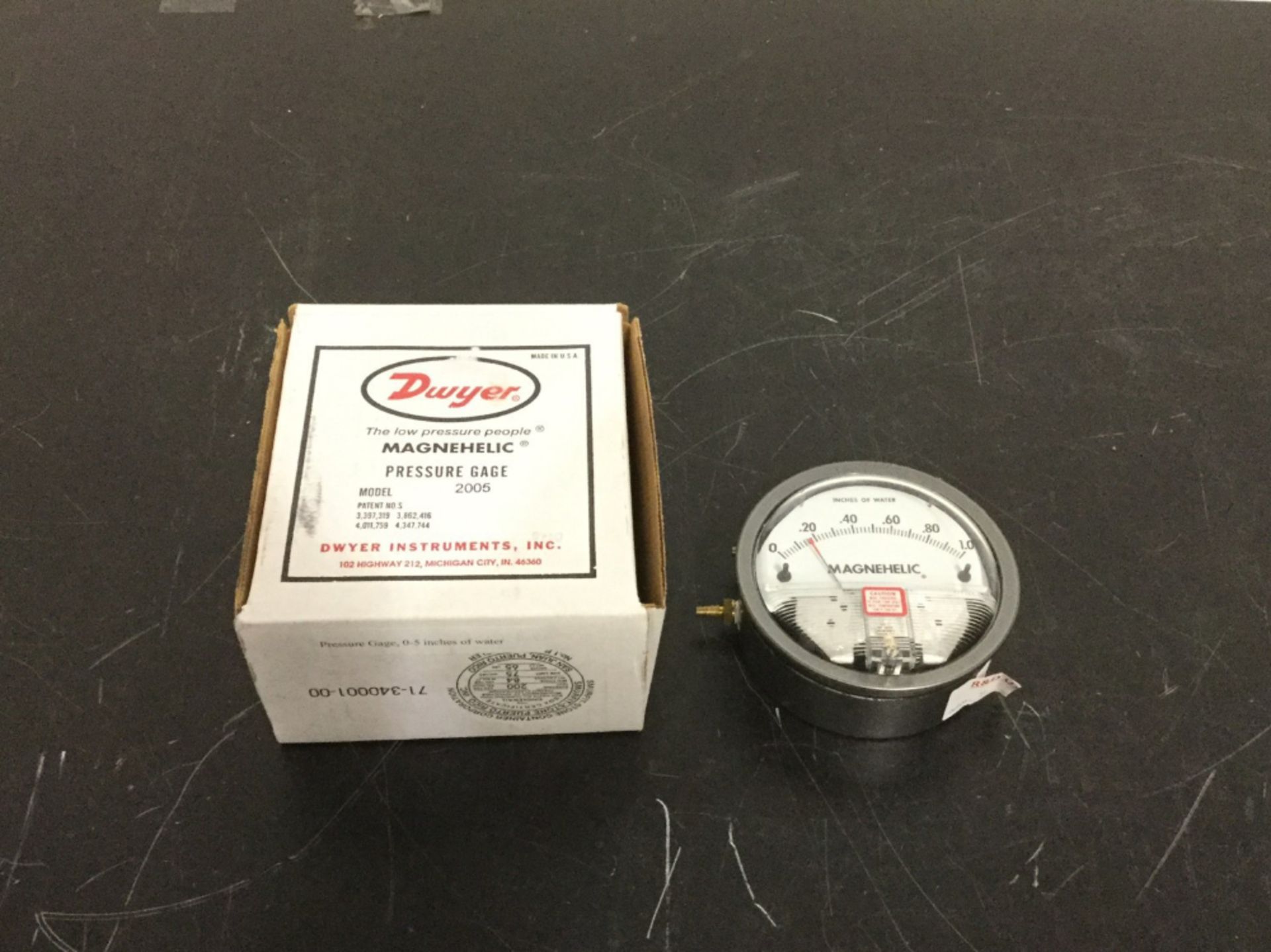 Lot of (2) Dwyer 2005 Series 2000 Magnehelic Differential Pressure Gage