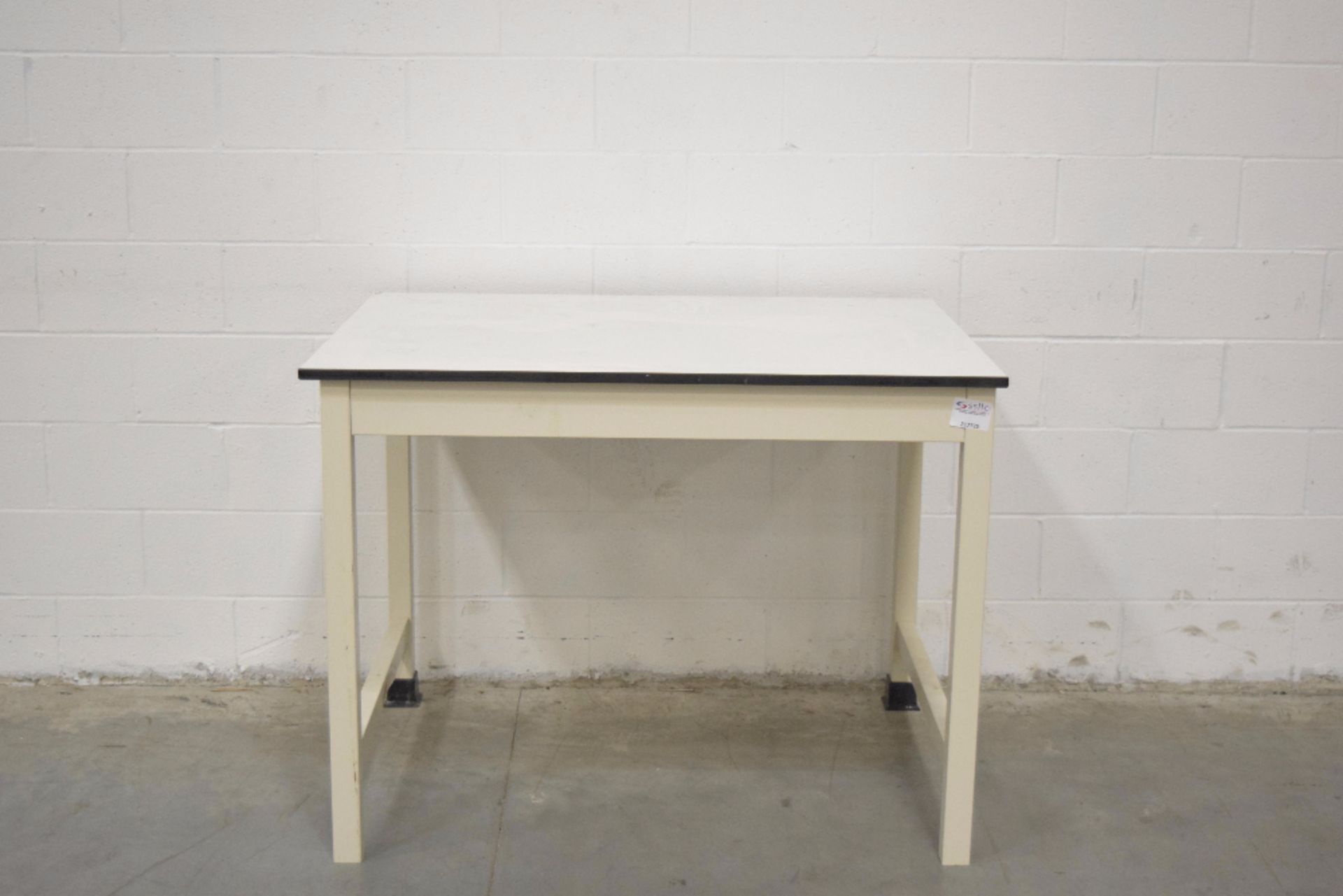 4' Stationary Lab Table