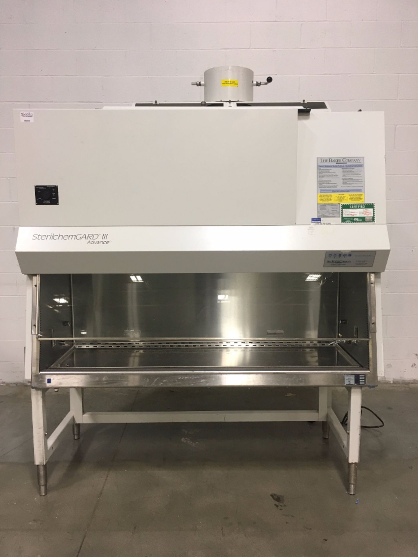 Baker 6' SterilchemGARD III Advance Class II, Type B2 Biosafety Cabinet