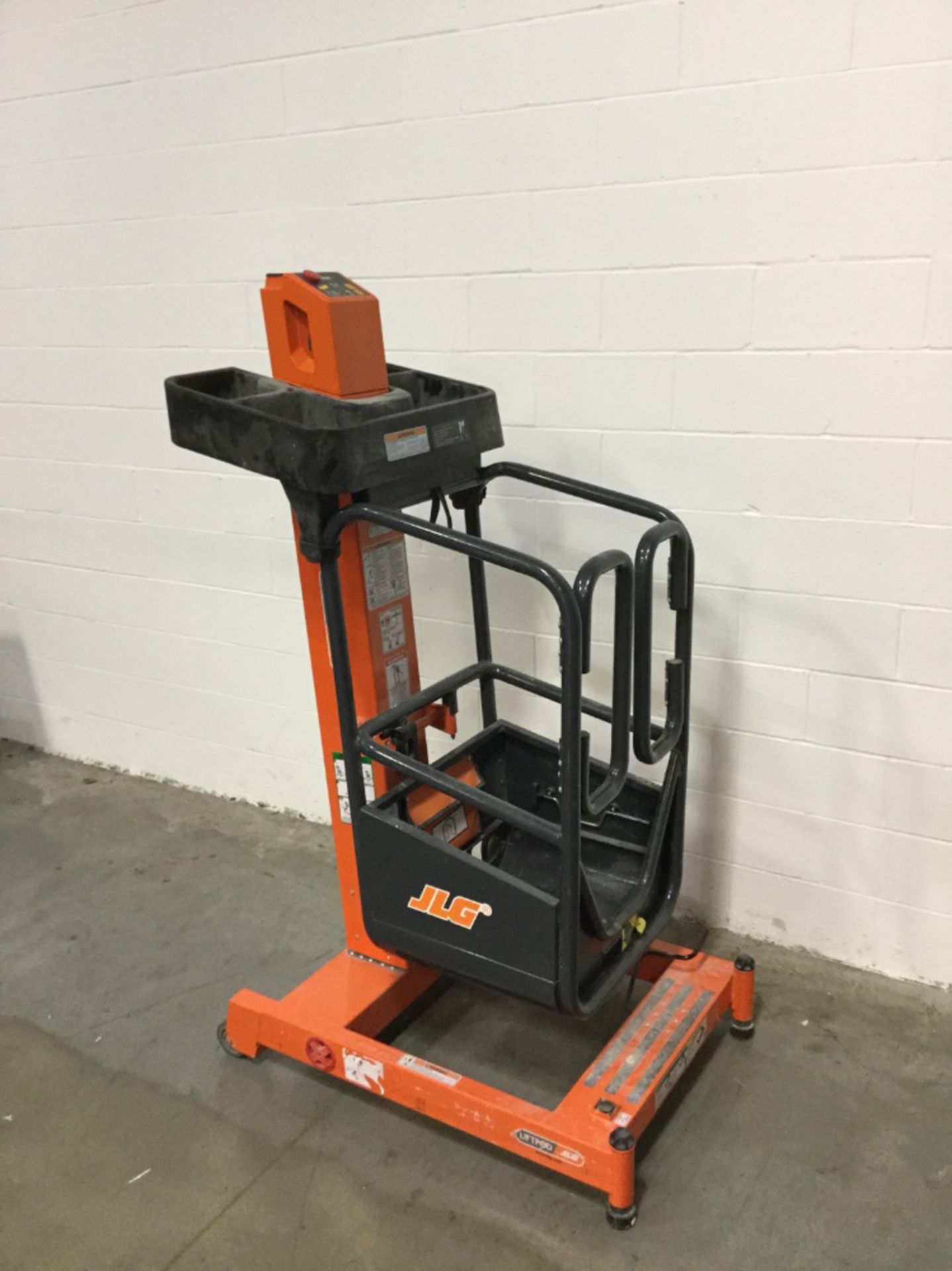 JLG LiftPod Personal Portable Lift - Image 2 of 4