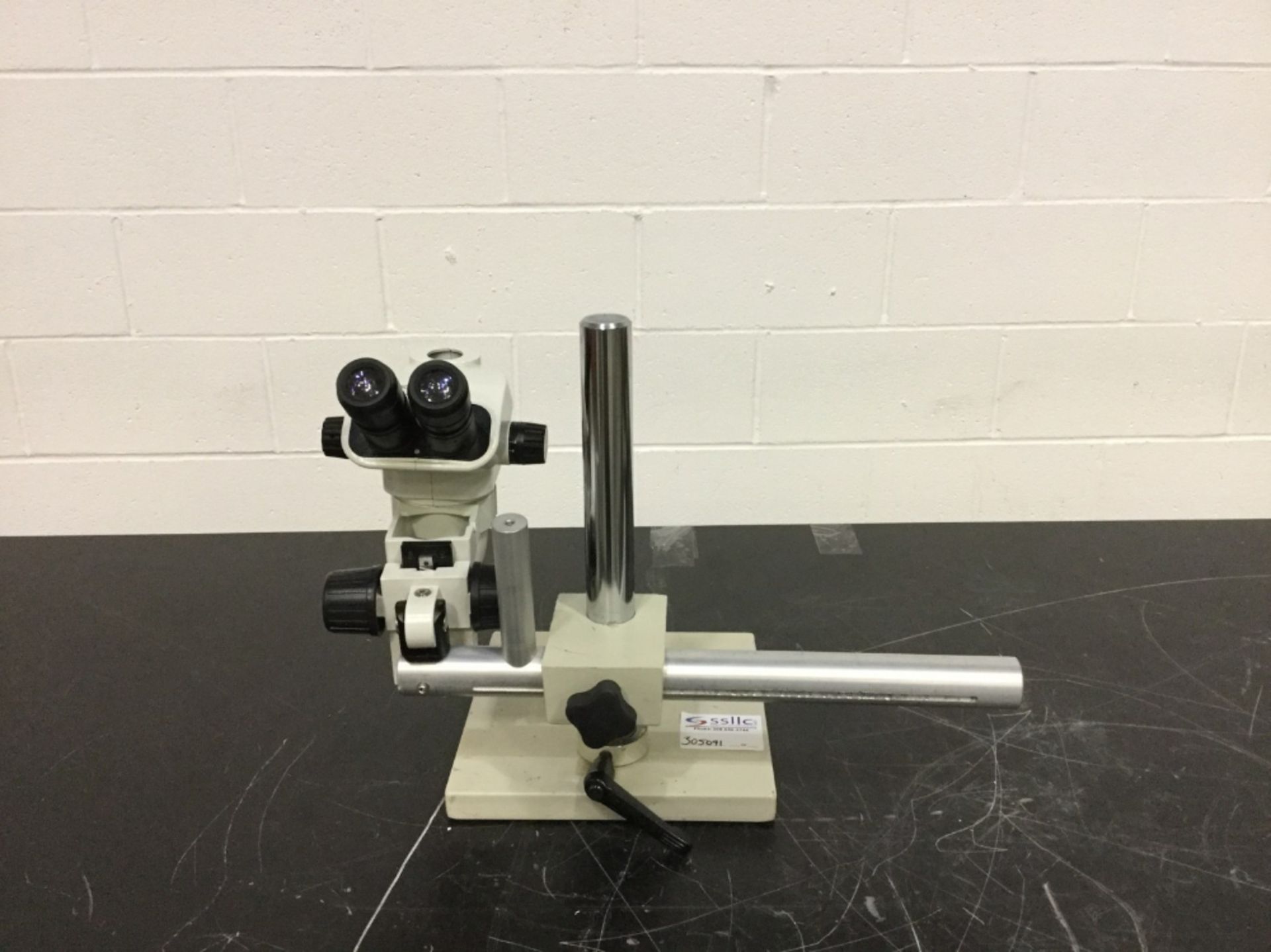 SCIENSCOPE SSZ-II Stereo Zoom Trinocular Microscope
