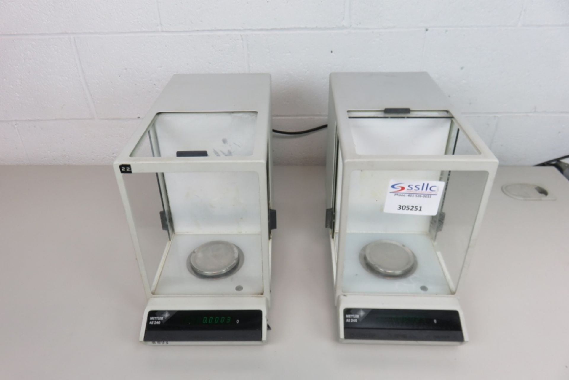 Mettler AE240 Analytical Balances