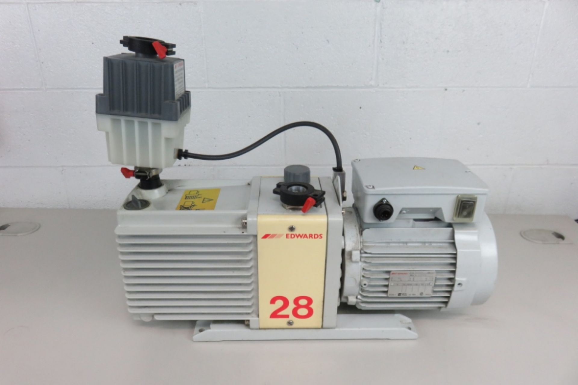 Edwards E2M28 Rotary Vacuum Pump