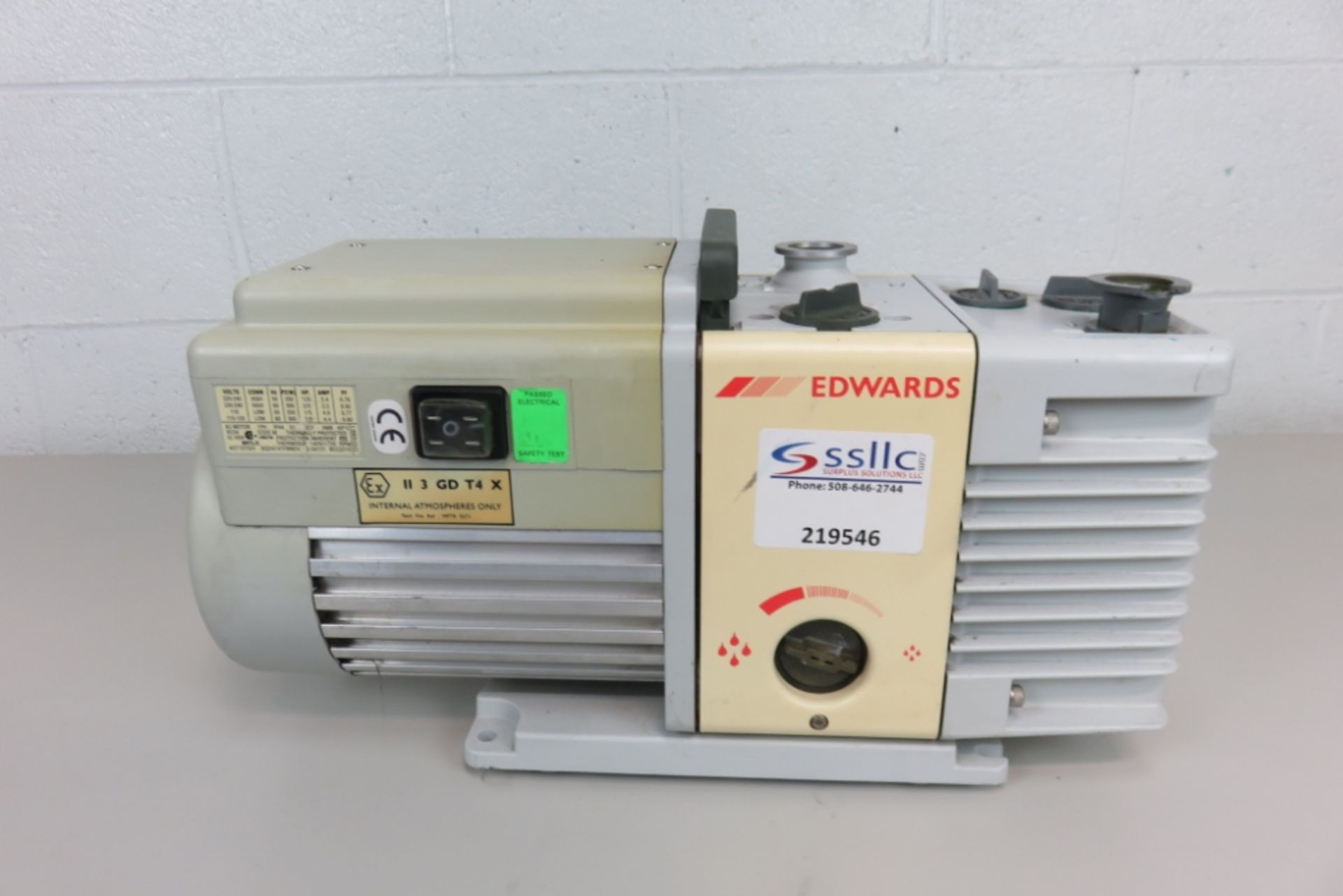 Edwards 3 Model RV3 Vacuum Pump