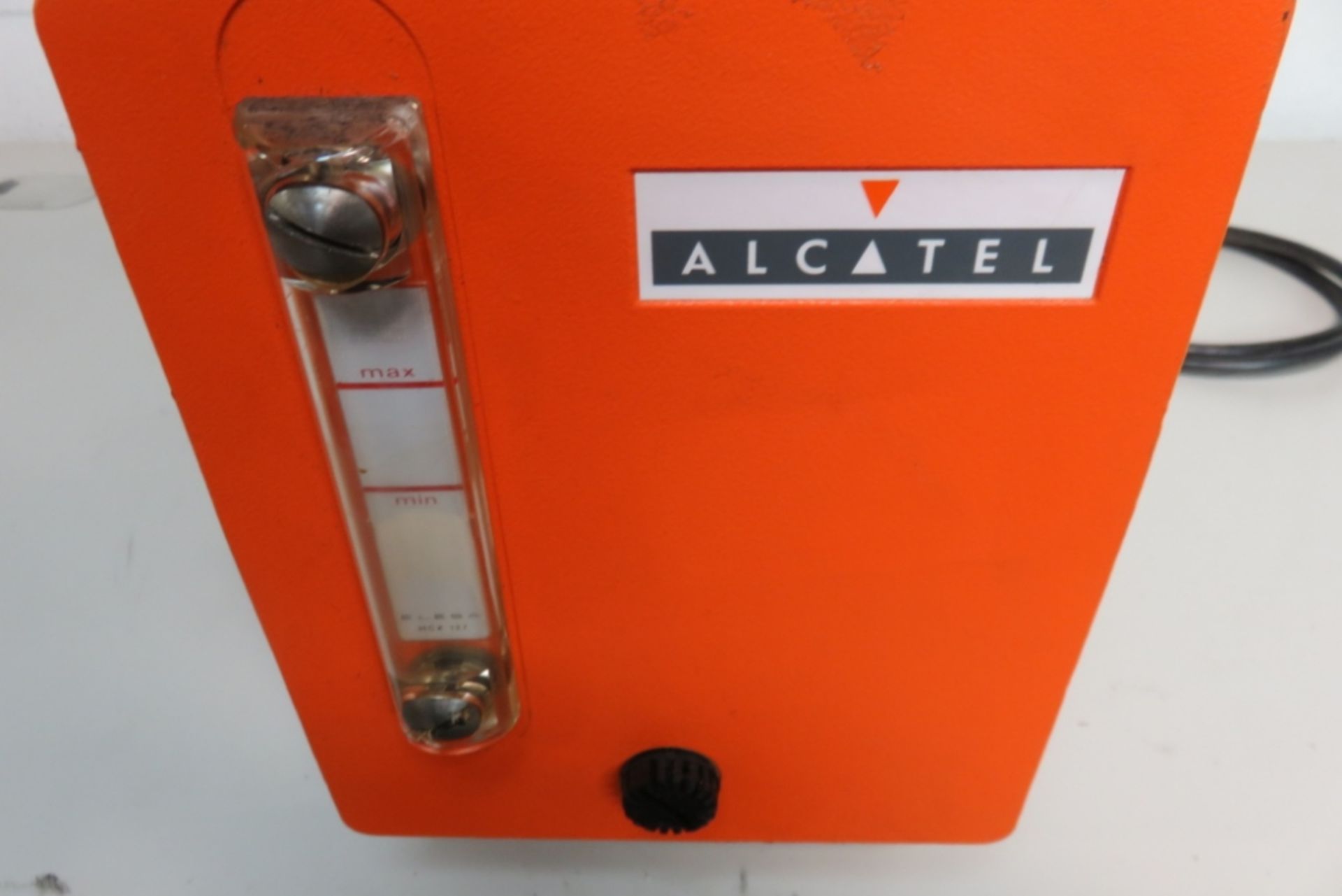 Alcatel 2033 Dual Stage Rotary Vane Vacuum Pump - Image 2 of 3