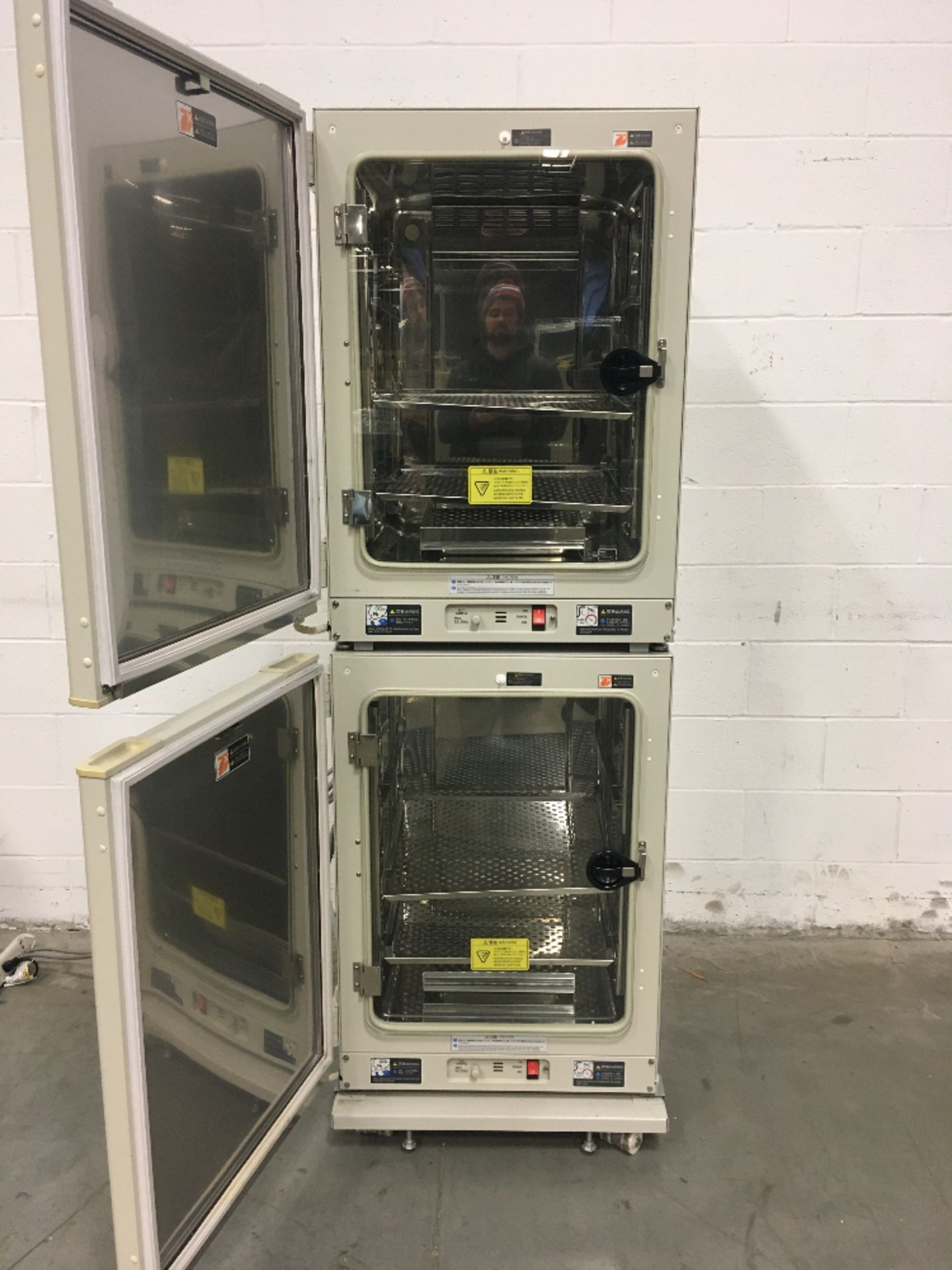 Sanyo MCO-18AIC (UV) Double Stacked CO2 Incubators - Image 2 of 4