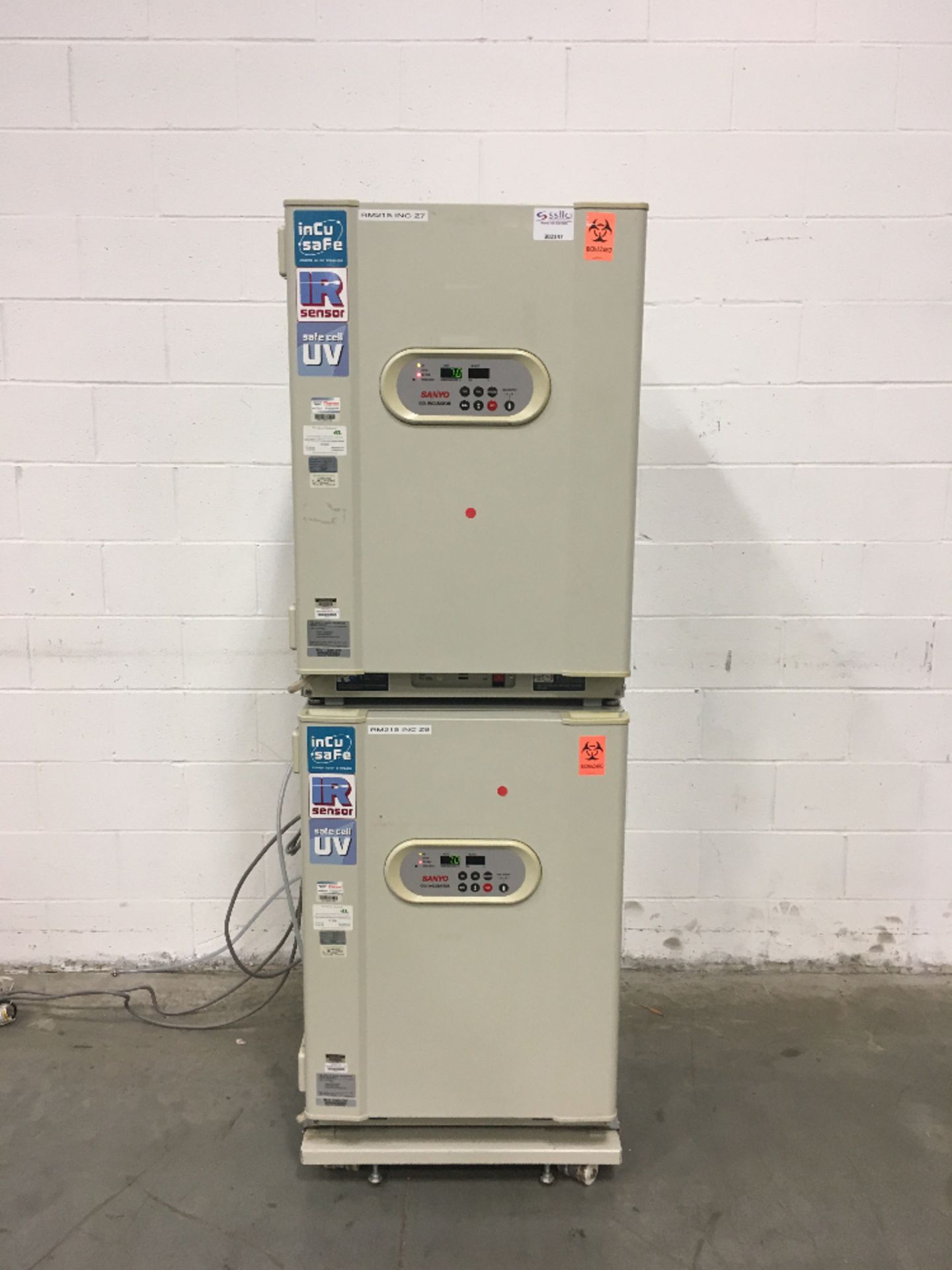 Sanyo MCO-18AIC (UV) Double Stacked CO2 Incubators