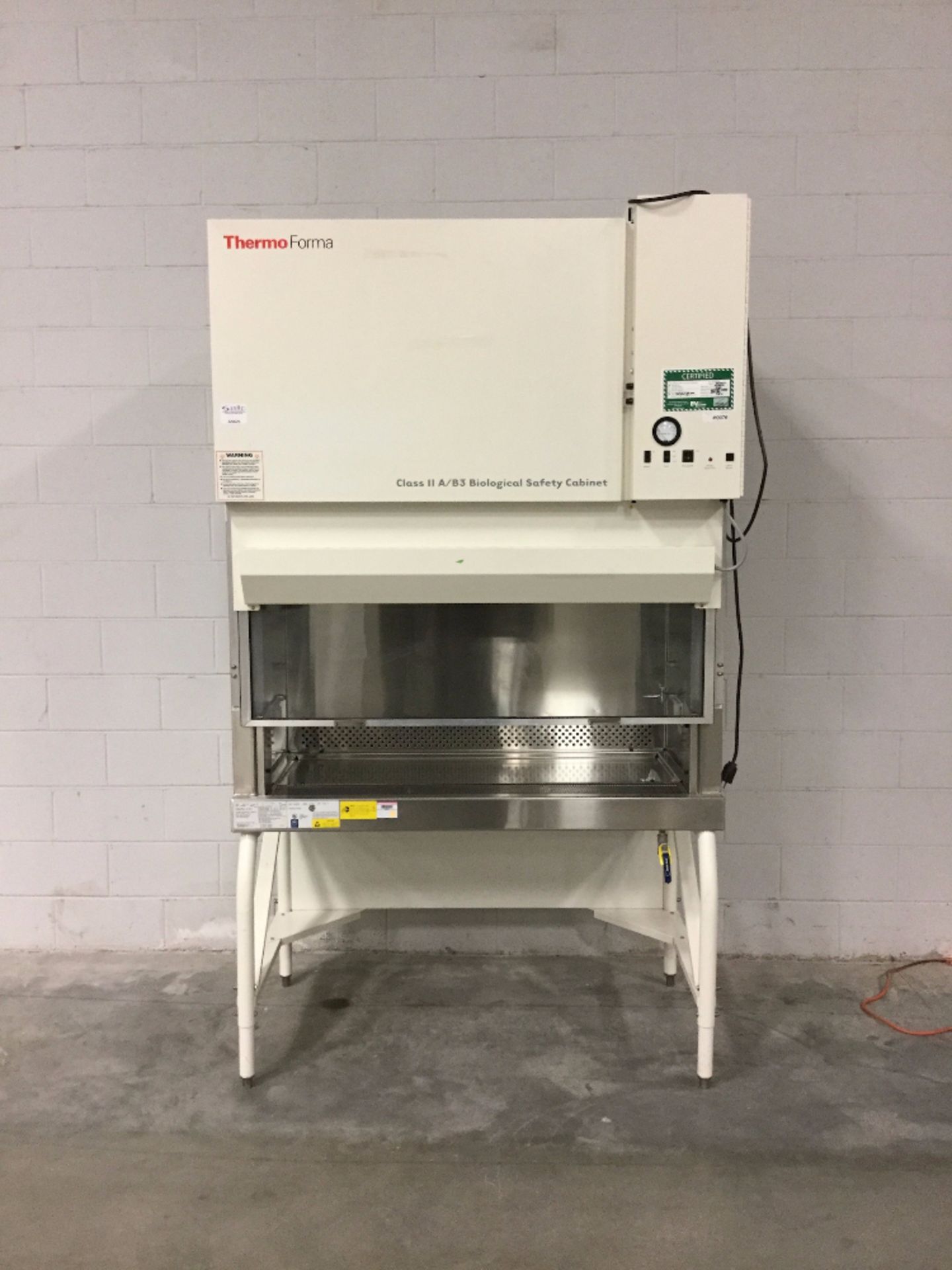 Thermo Forma Model 1284 Class II A/B3 Biological Safety Cabinet