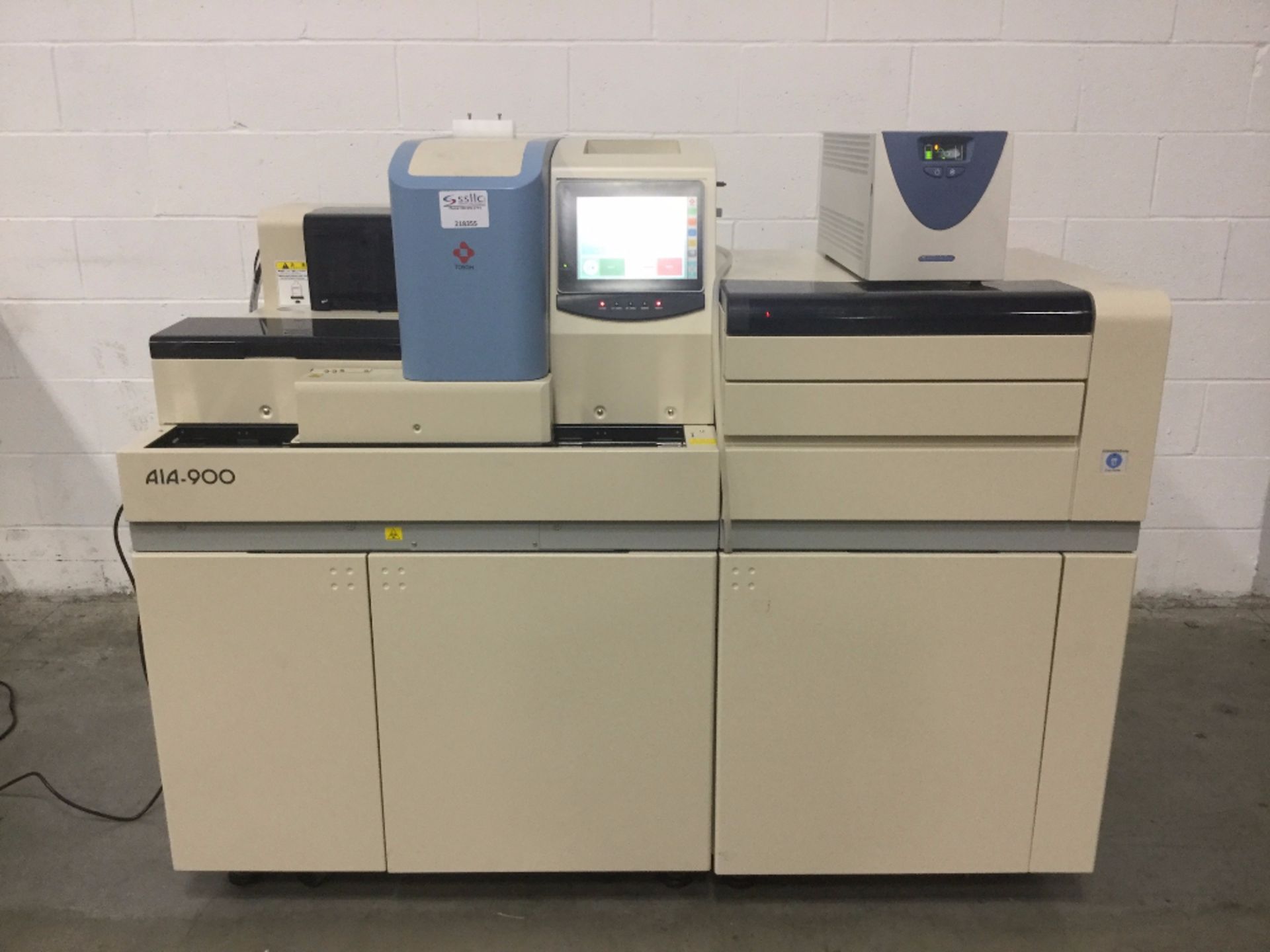 Tosoh Bioscience AIA-900 Automated Immunoassay Analyzer