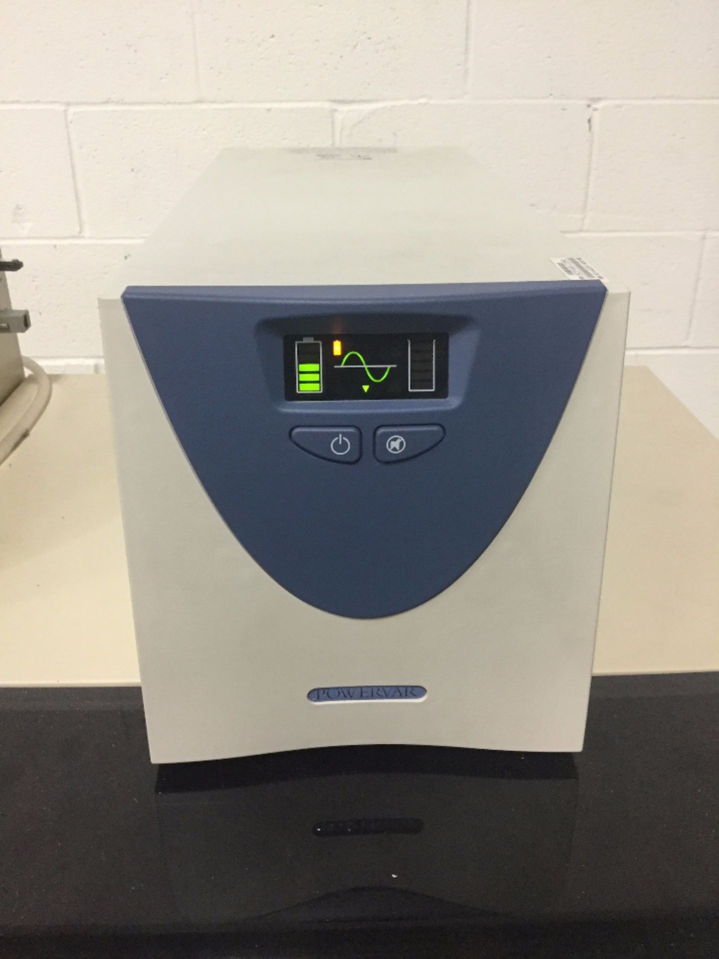 Tosoh Bioscience AIA-900 Automated Immunoassay Analyzer - Image 4 of 9