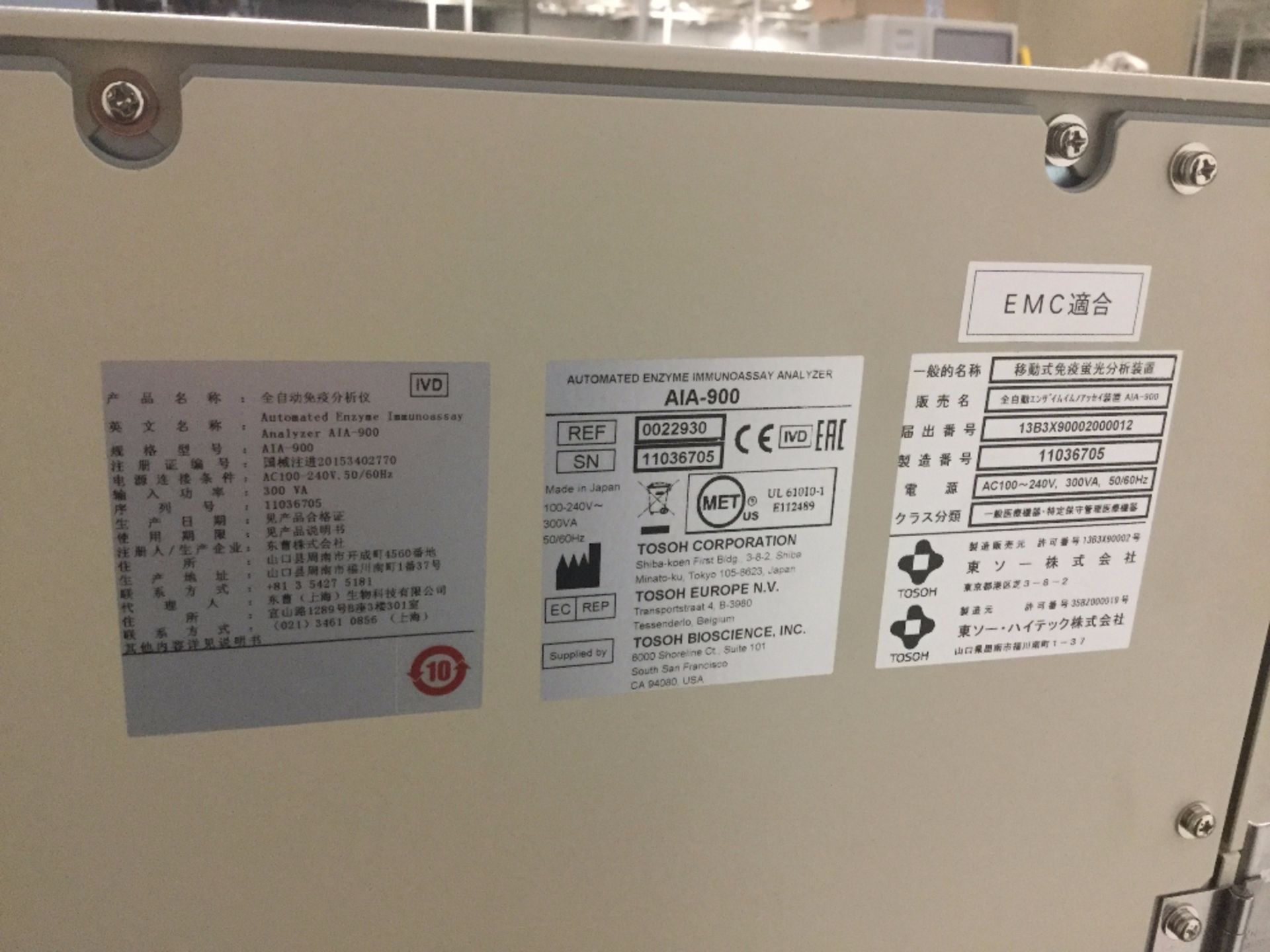 Tosoh Bioscience AIA-900 Automated Immunoassay Analyzer - Image 2 of 9