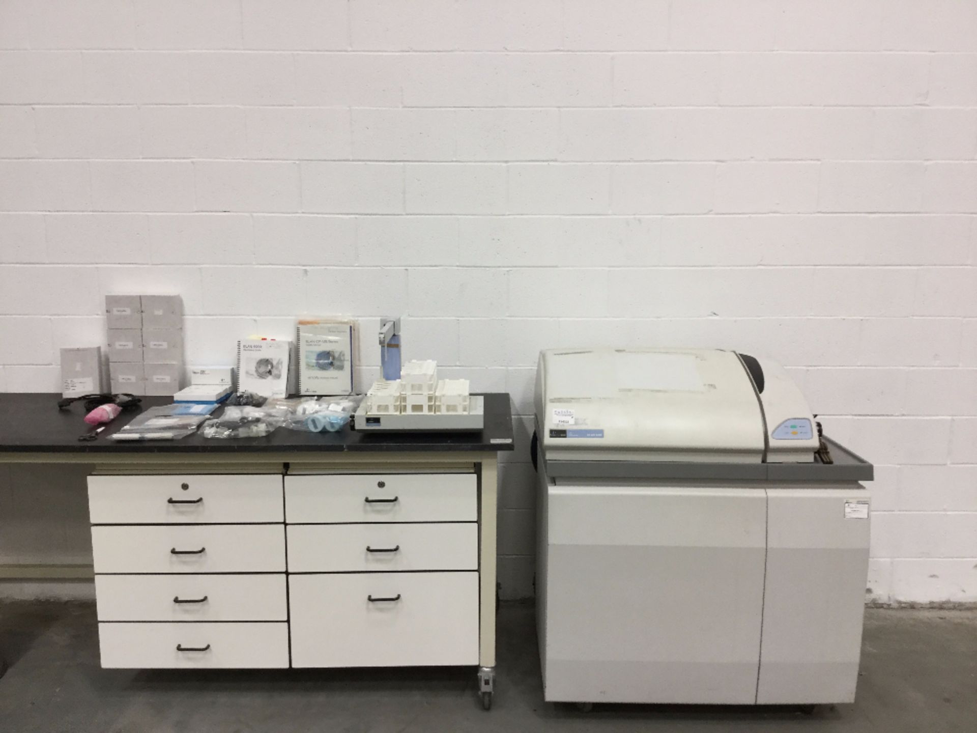 Perkin Elmer Elan 9000 ICP Mass Spectrometer - Image 2 of 10