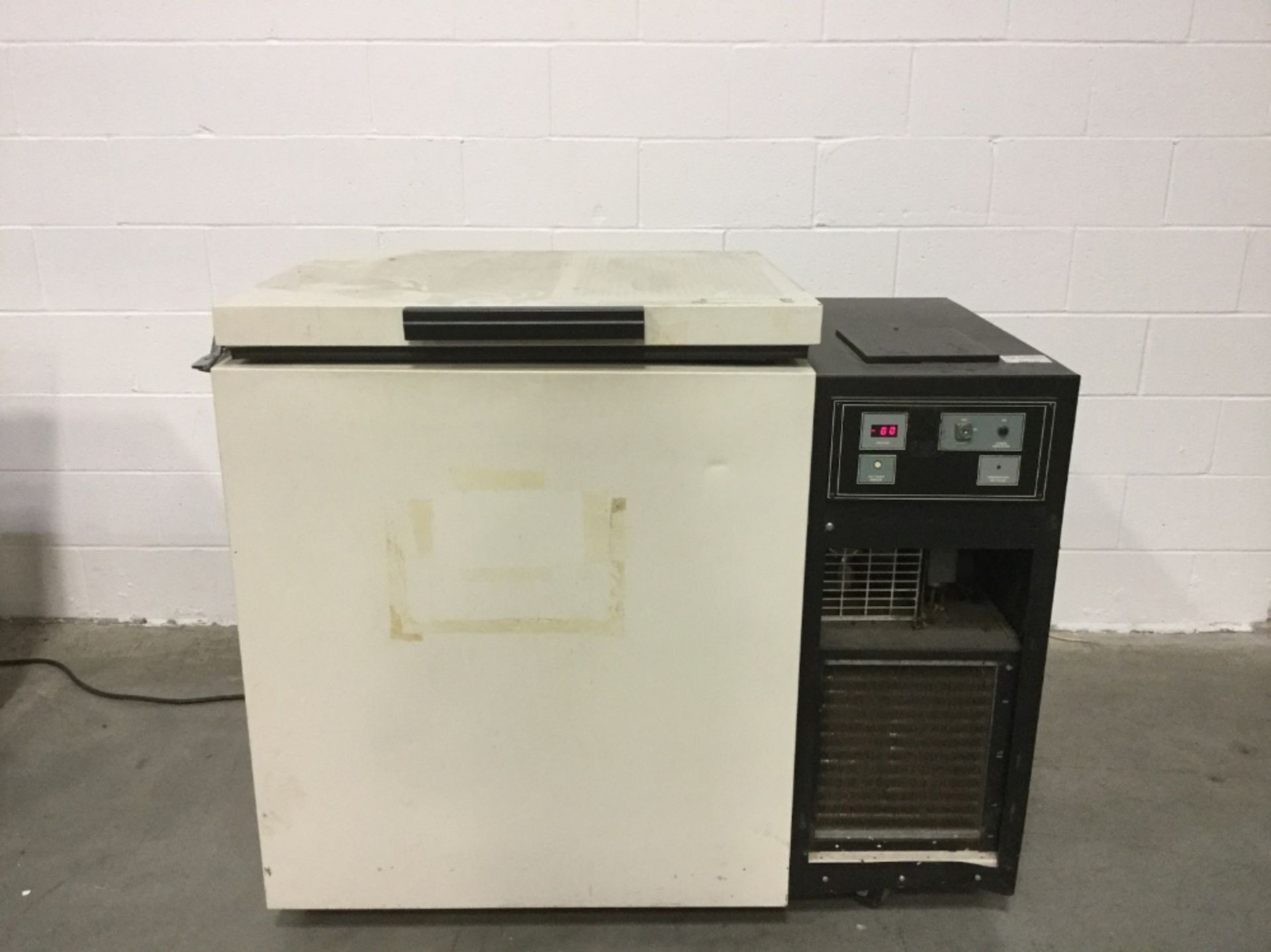 Revco Model A8507-C-O-R Laboratory Refrigerated Chest