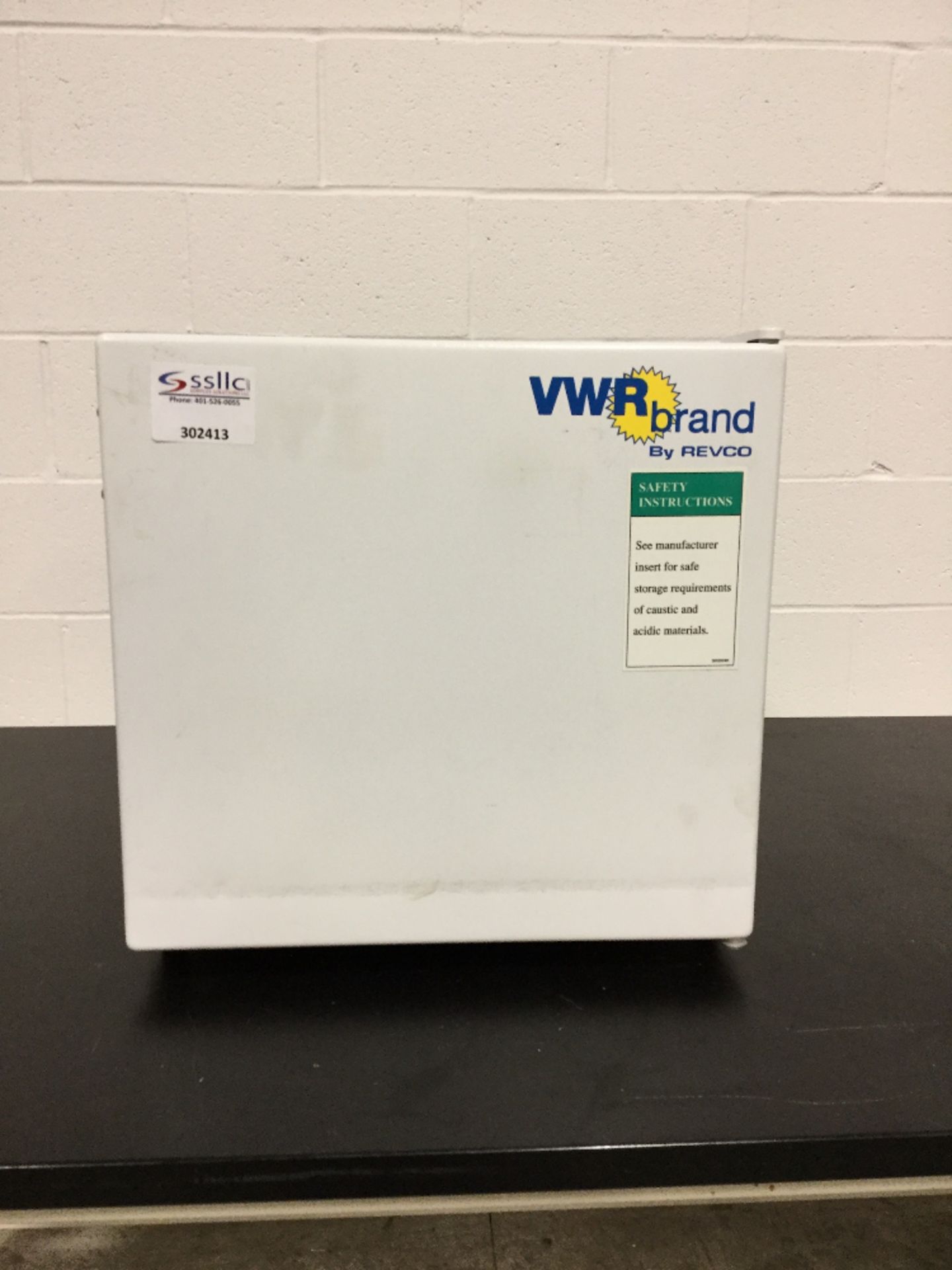 VWR Benchtop Laboratory Refrigerator/Freezer Combo