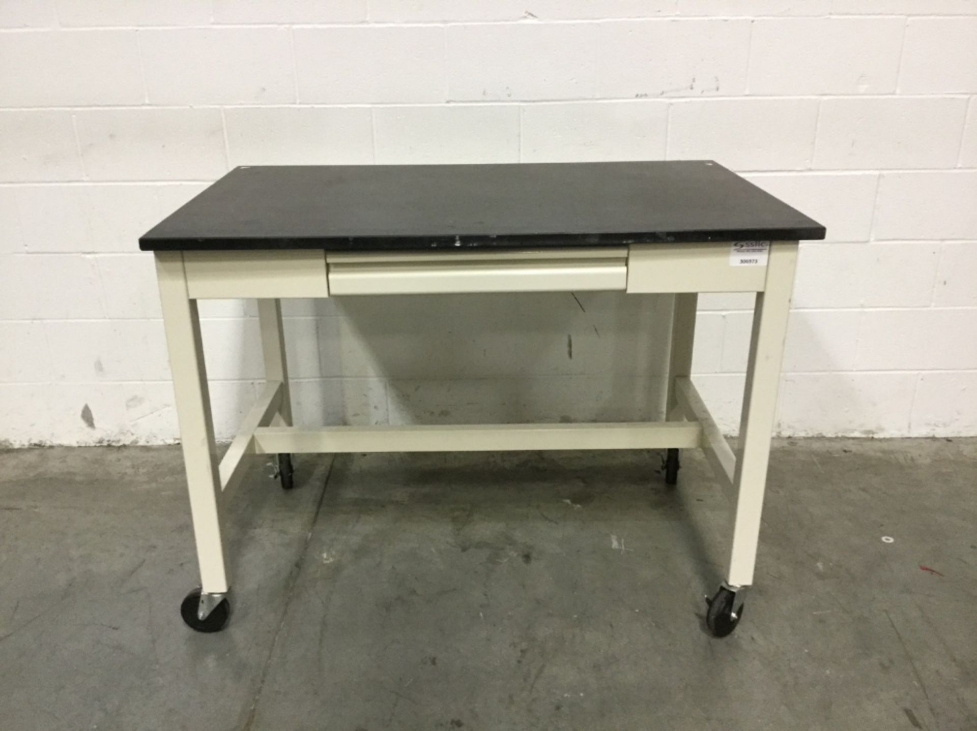 4' Portable Laboratory Table