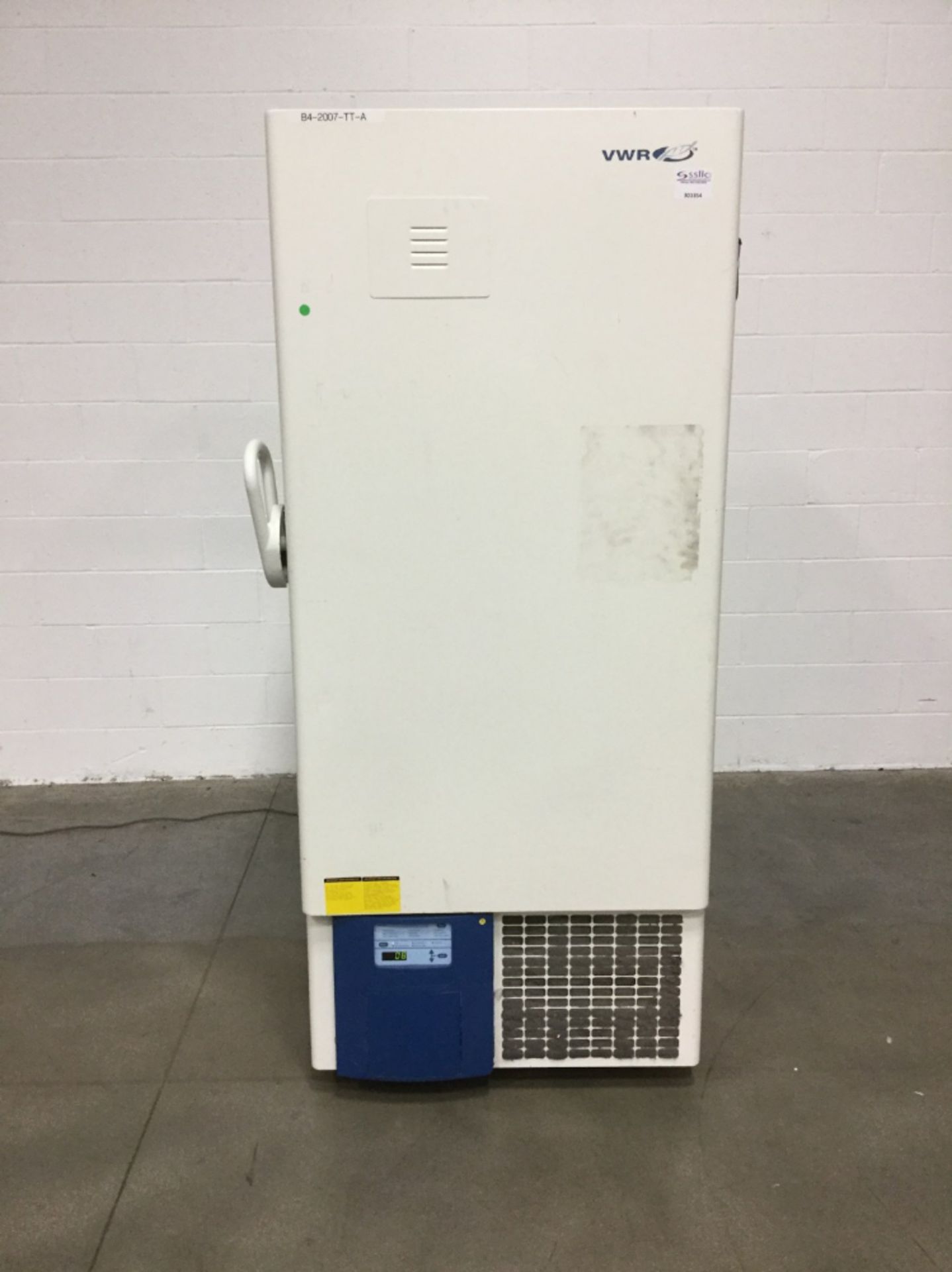 VWR 5704 -80C Laboratory Freezer