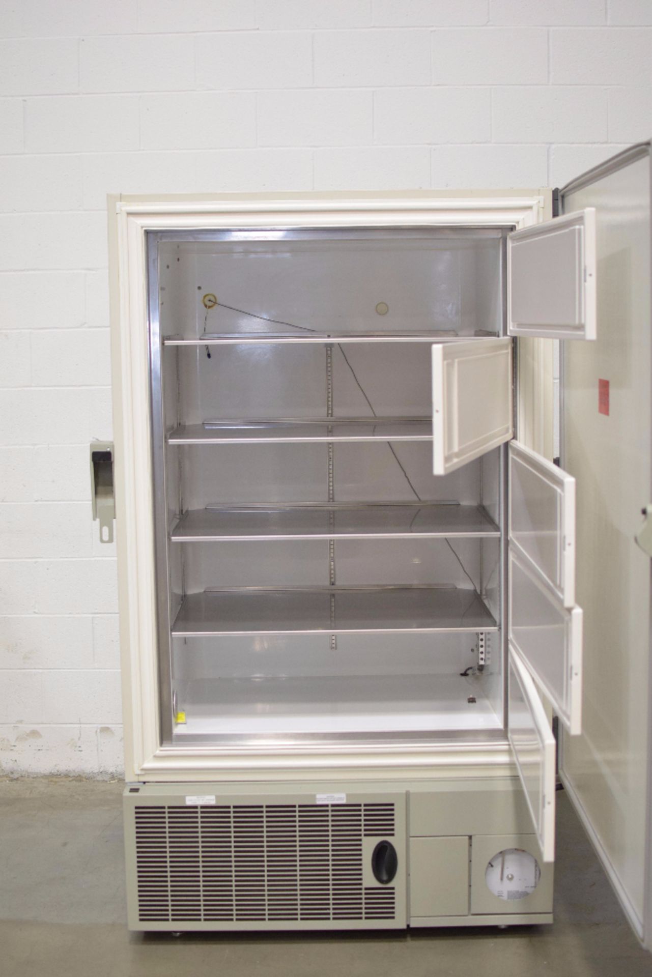 Thermo Scientific ULT2540 Freezer - Image 4 of 6