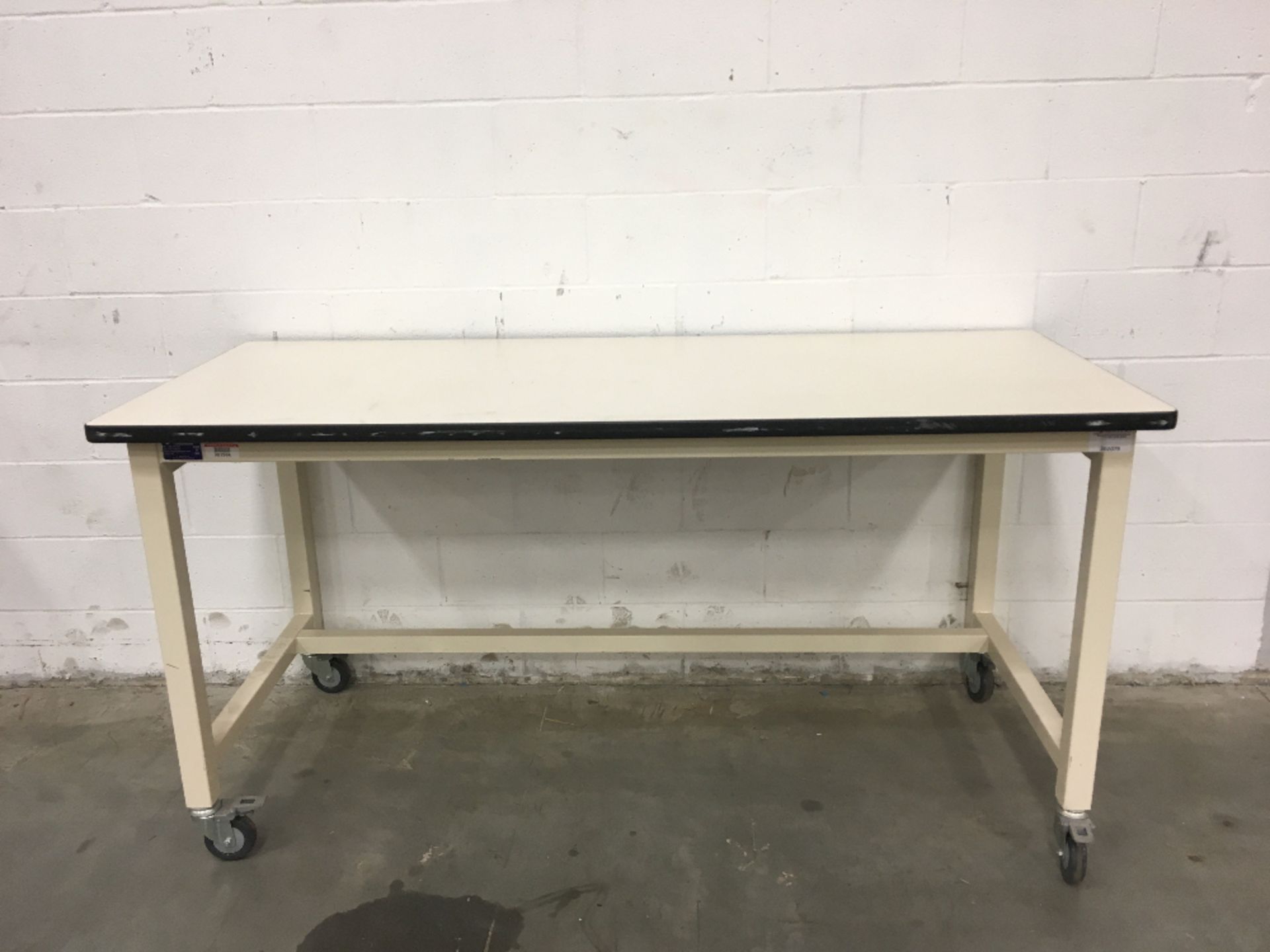 6' Phoenix Workstations Lab Table