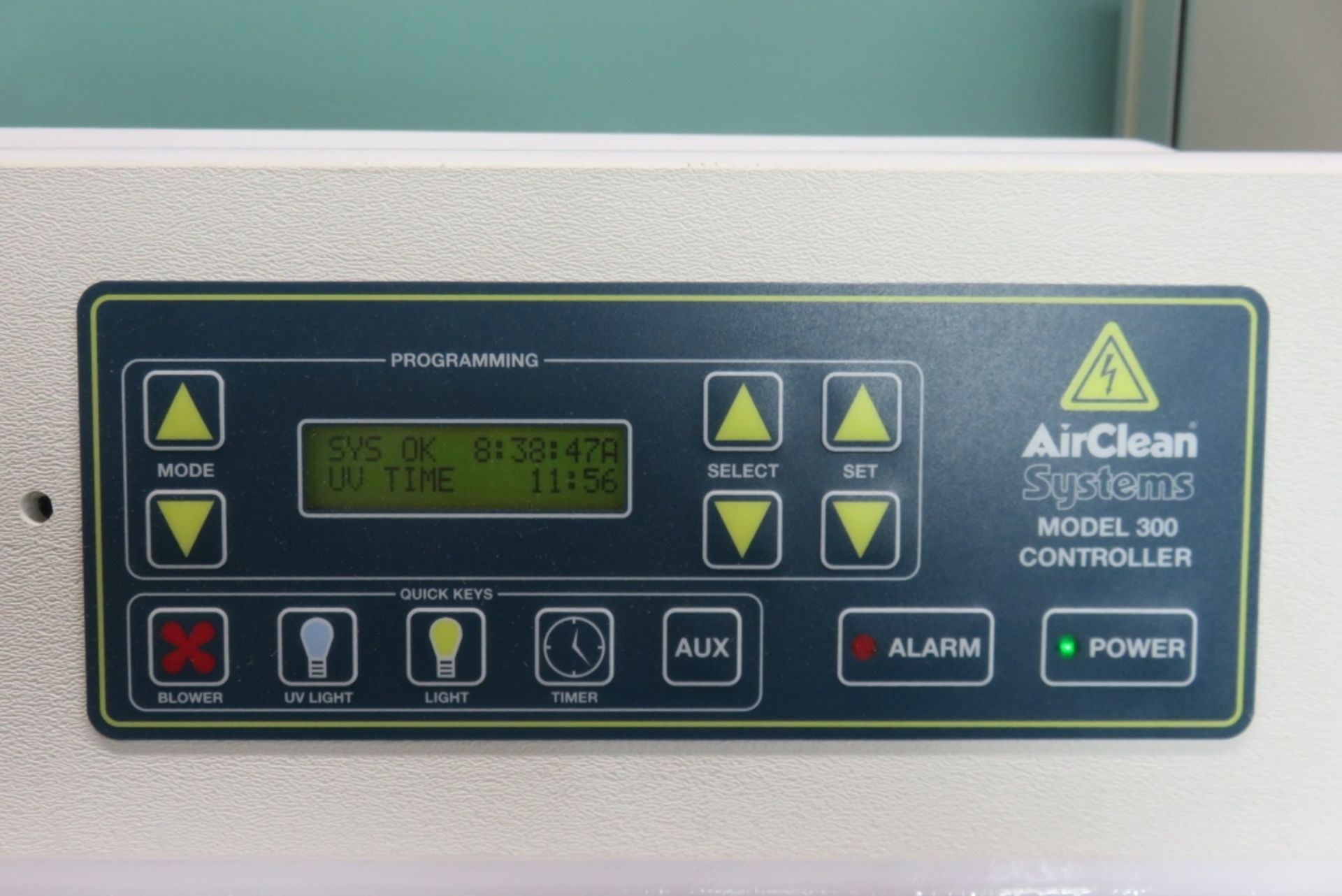 AirClean 600 PCR Workstation - Image 4 of 5