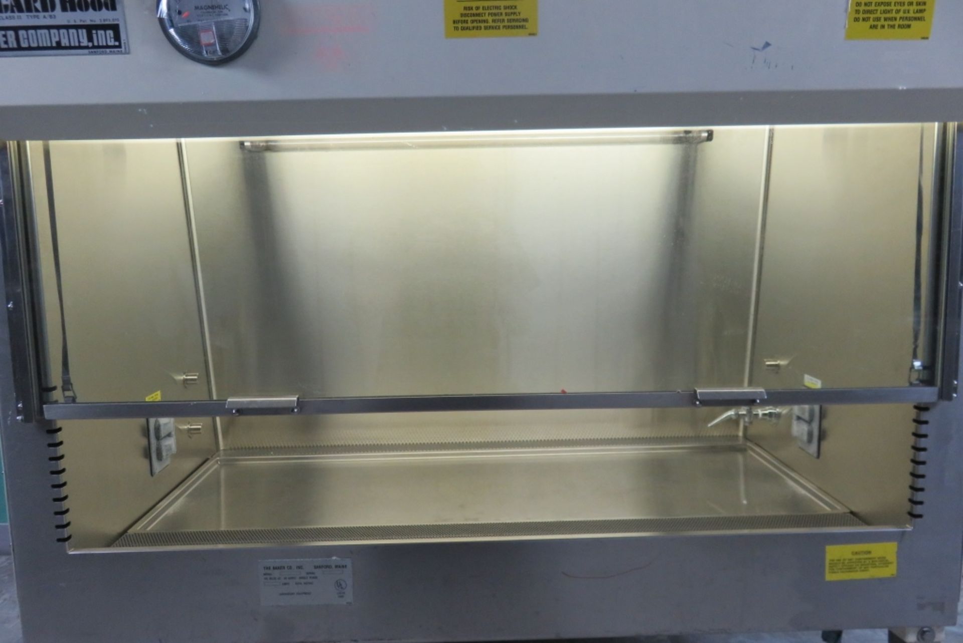 Baker SteriGard Biosafety Cabinet SG400 - Image 2 of 6