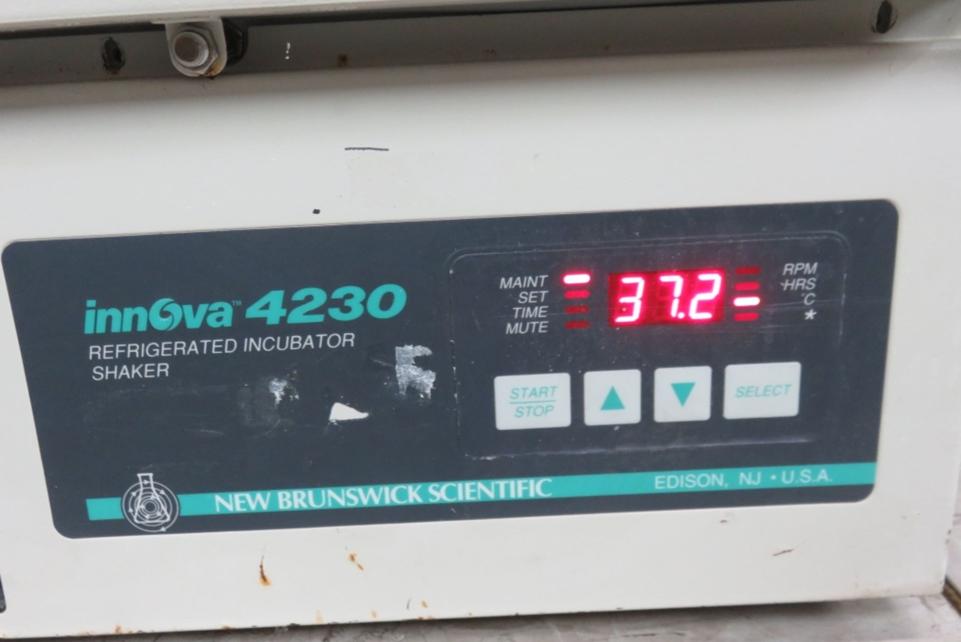 New Brunswick Innova 4230 Incubator Shaker - Image 2 of 6