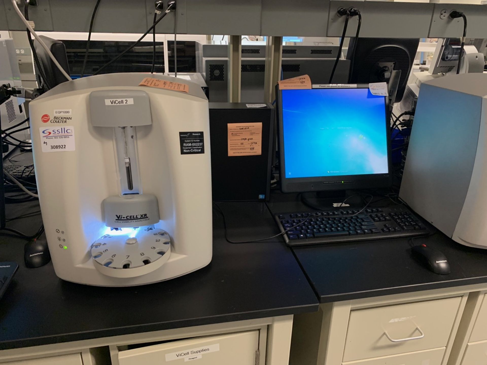 Beckman Coulter Vi-Cell XR Automated Cell Viability Analyzer