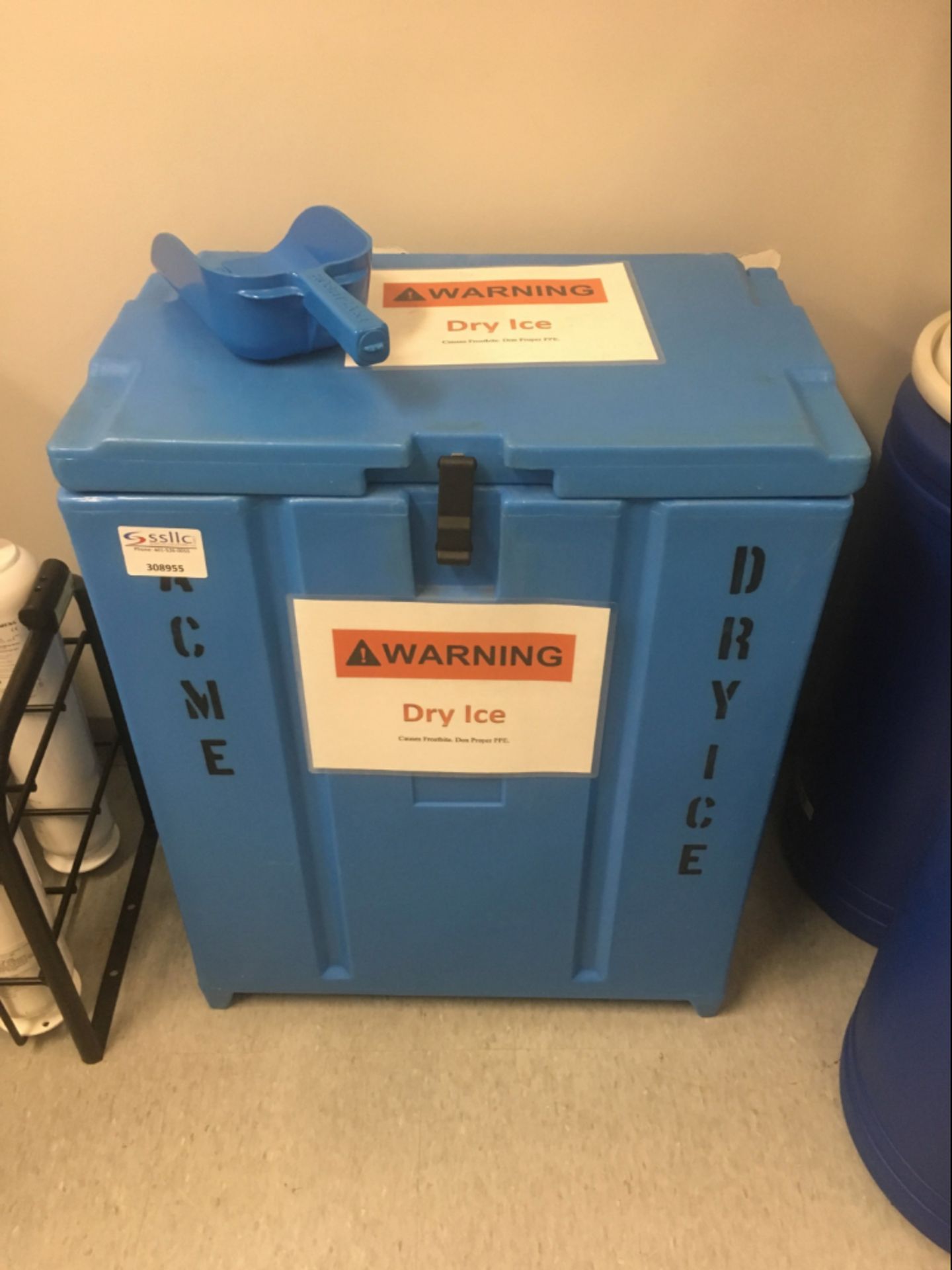 ACME Dry Ice Storage Container