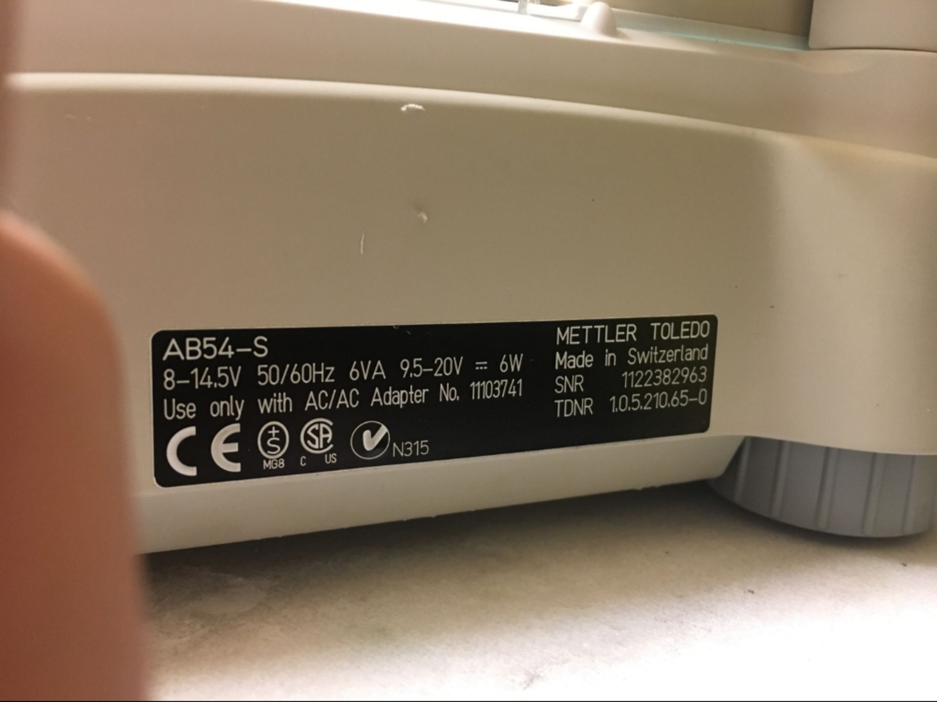 Mettler Toledo AB54-S Analytical Balance with Anti Vibration Surface - Image 2 of 2