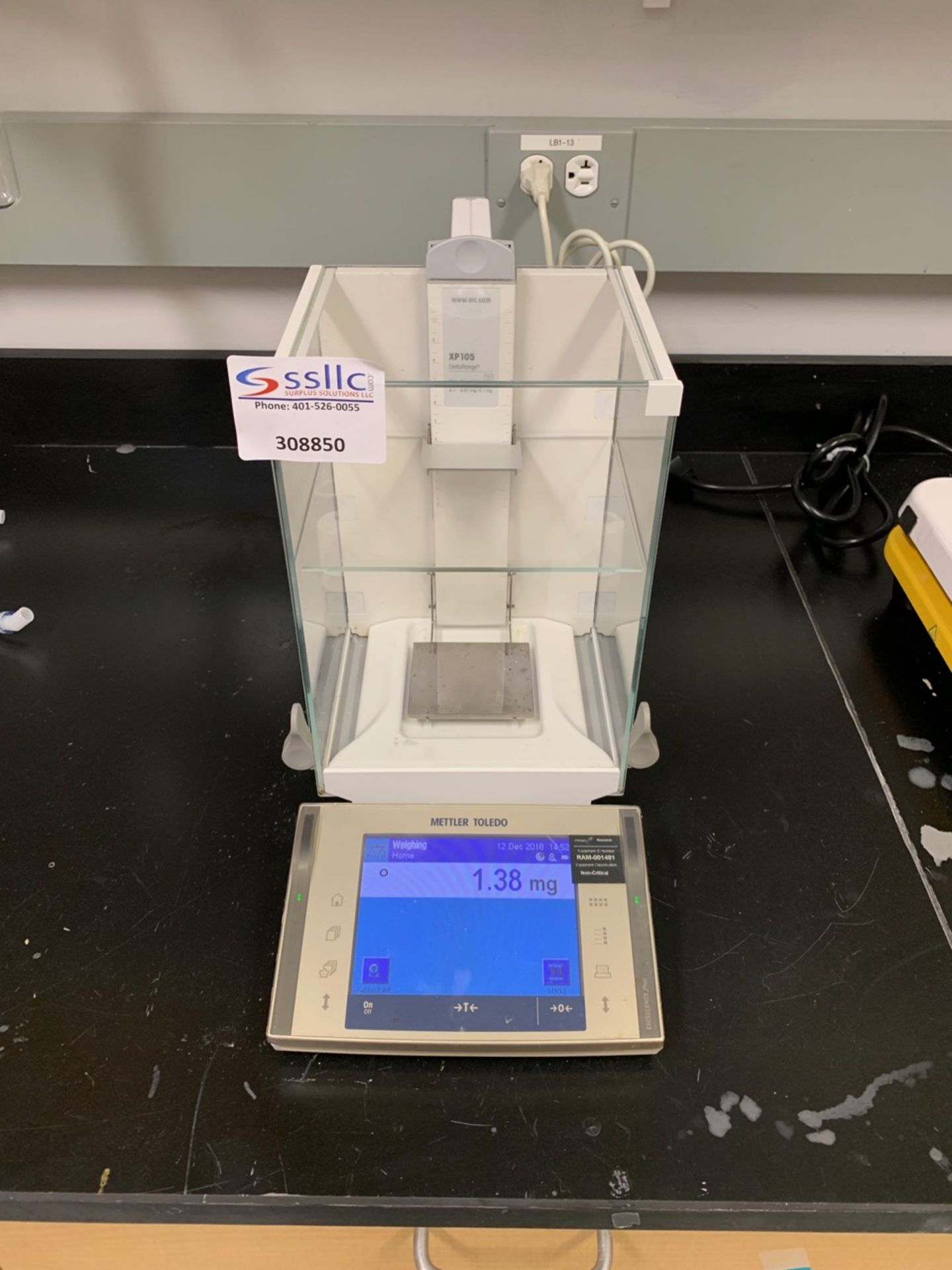 Mettler Toledo XP105DR Analytical Balance