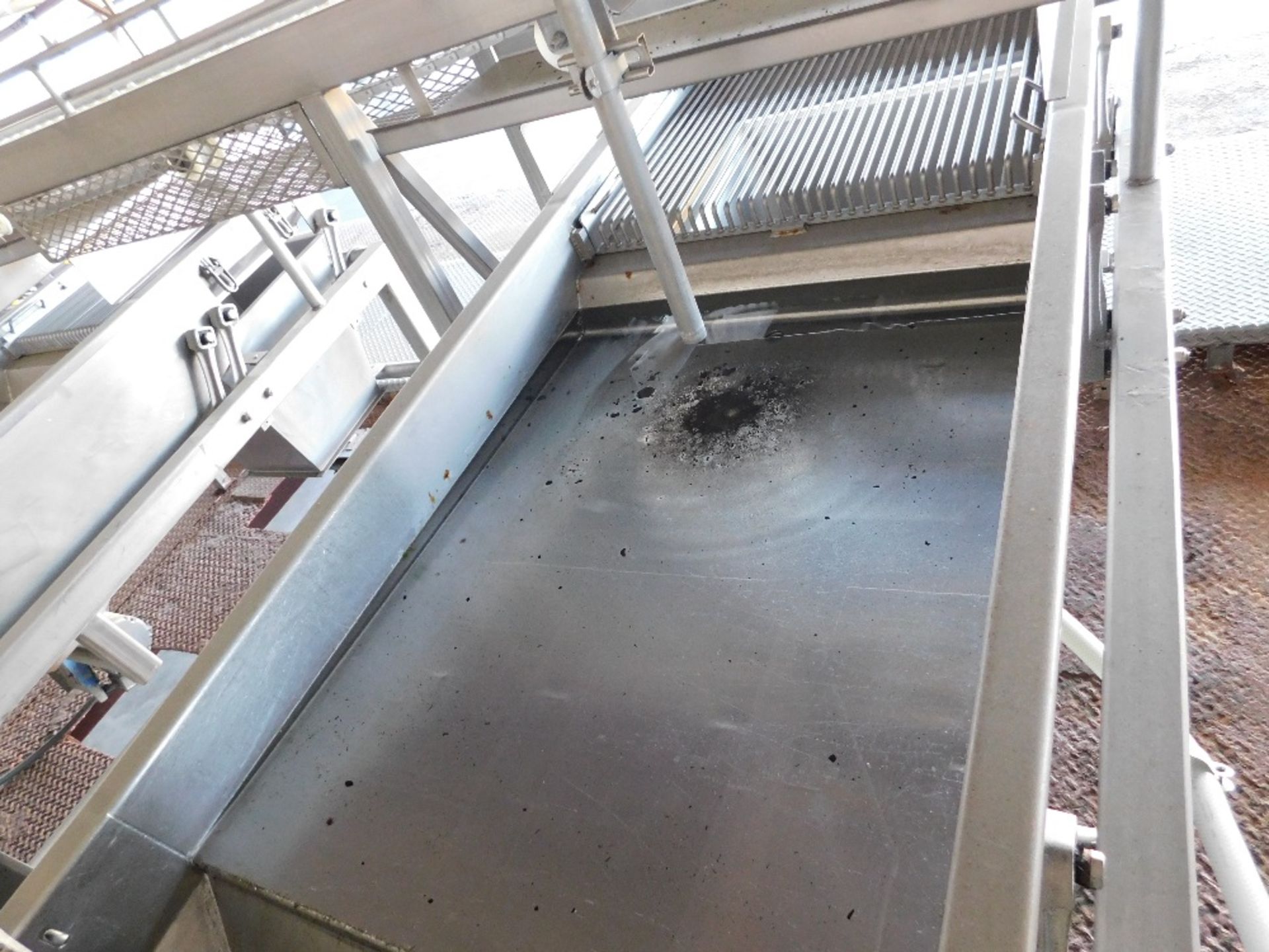 Commercial 30" x 10' S.S. Vibratory Wash & Feed - Image 3 of 3